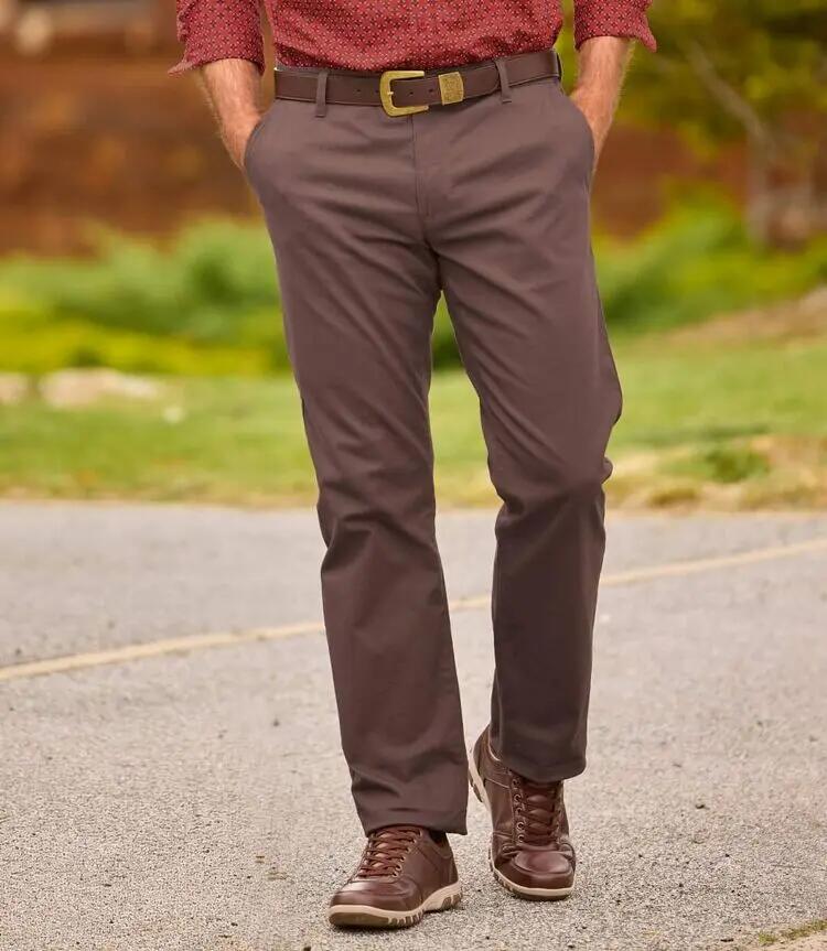 Le Pantalon Chino Stretch Marron 2/4