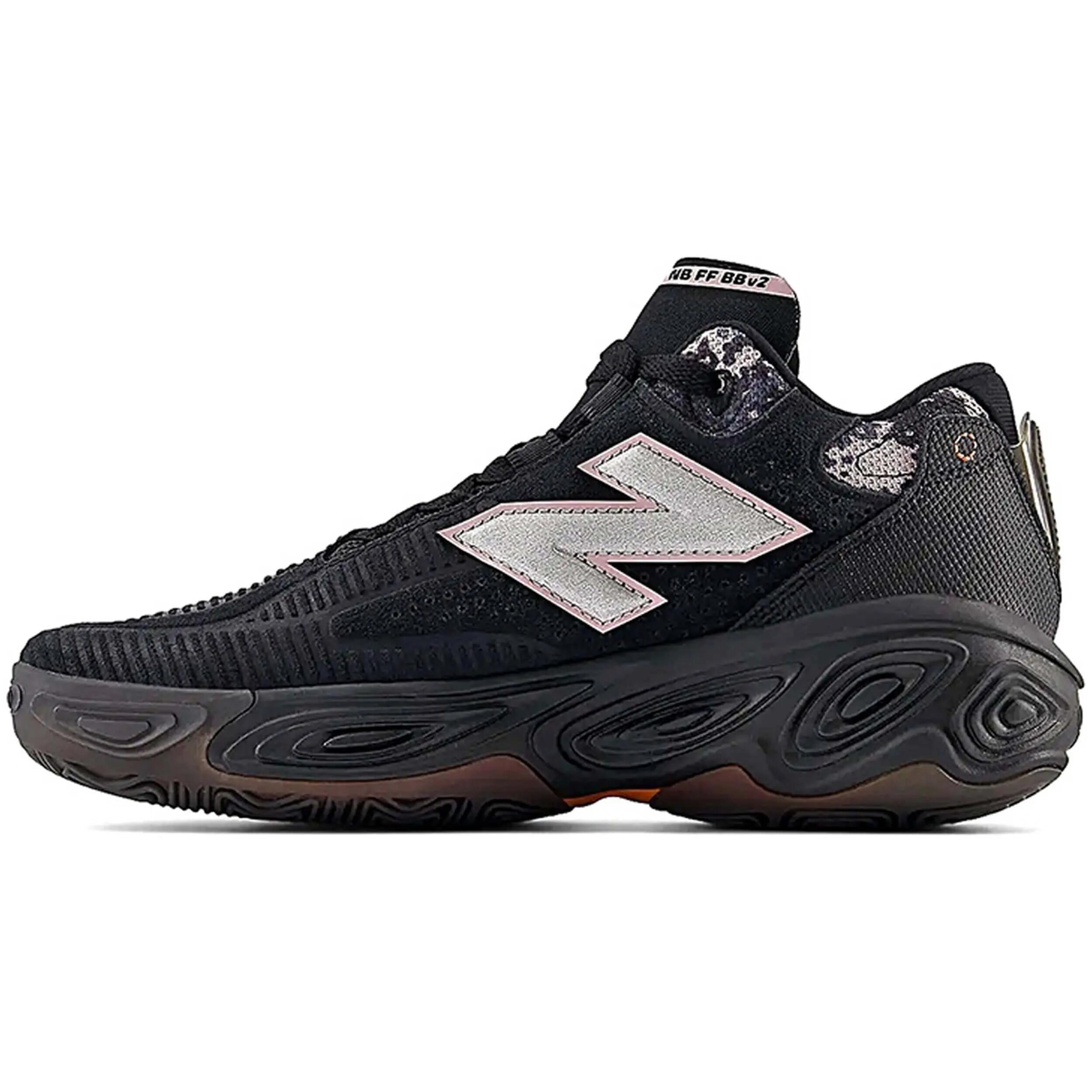 Tênis de basquete New Balance modelo BBFRSHE2 para homem 4/5
