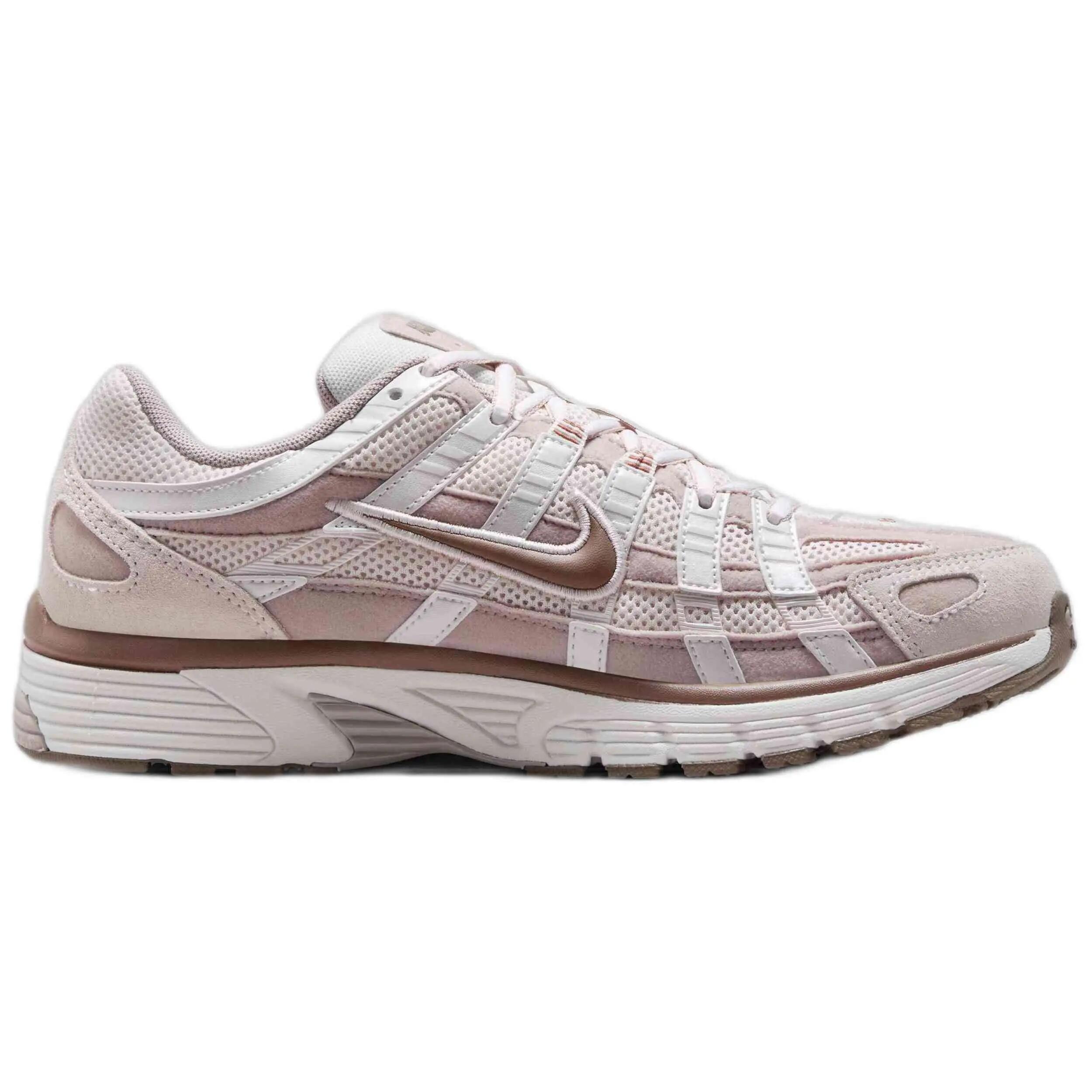 Scarpe Nike modello P-6000 per donne 3/5