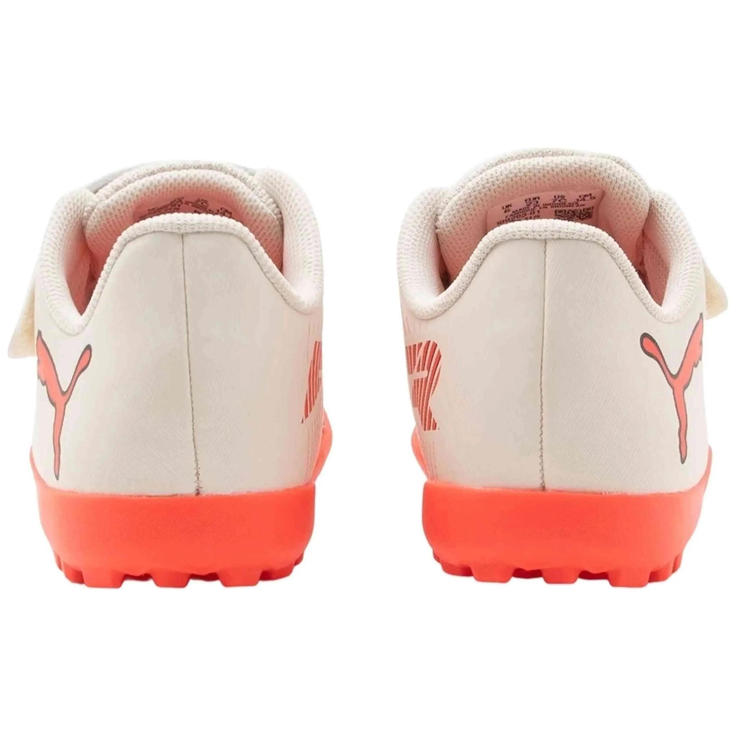 Botas de futbol Puma modelo Future 9 Play TT V Infant para niños unisex 4/5
