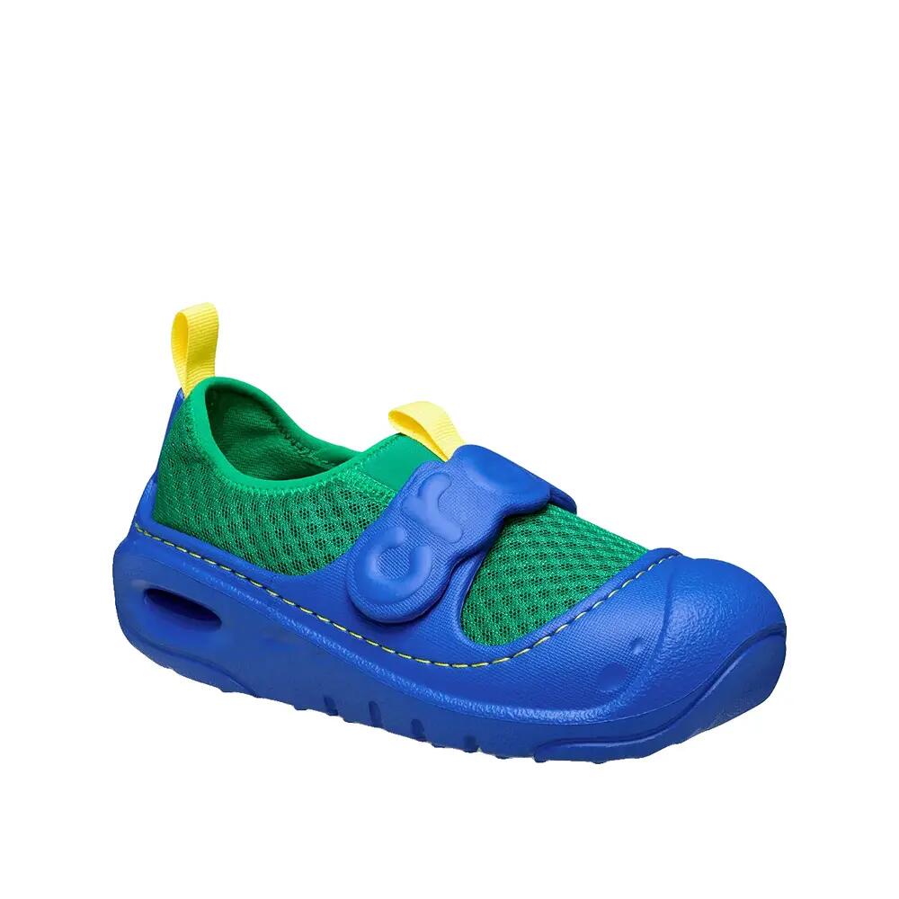 CROCS picture