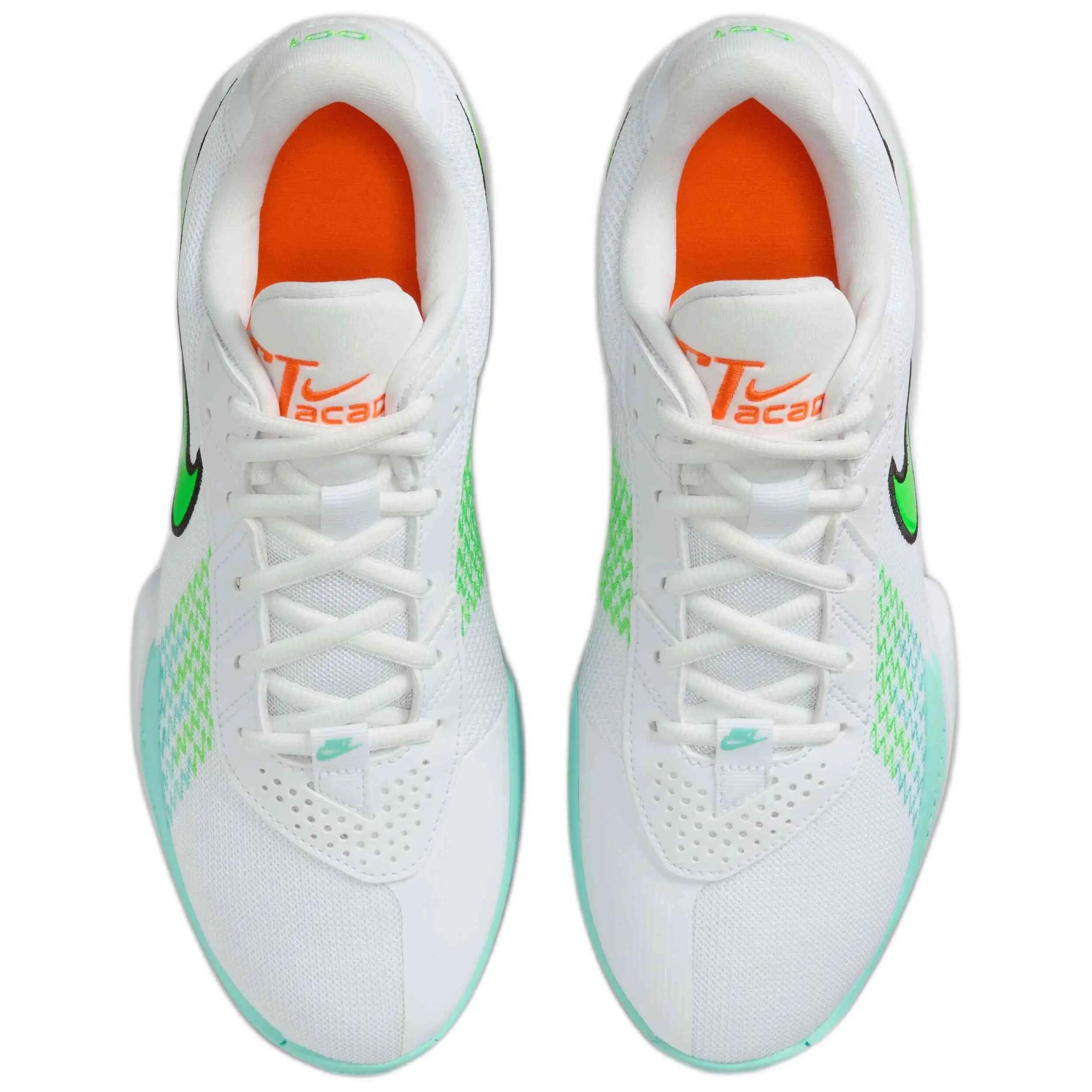 Basketballschuhe Nike Modell FB2599-107 für männer 4/5
