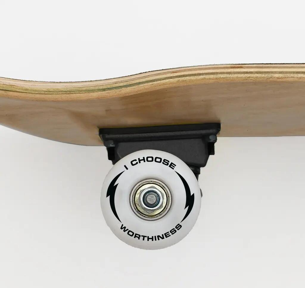 Skateboard en bois skate érable 9 plis trucks aluminium Marvel stamps 3/3