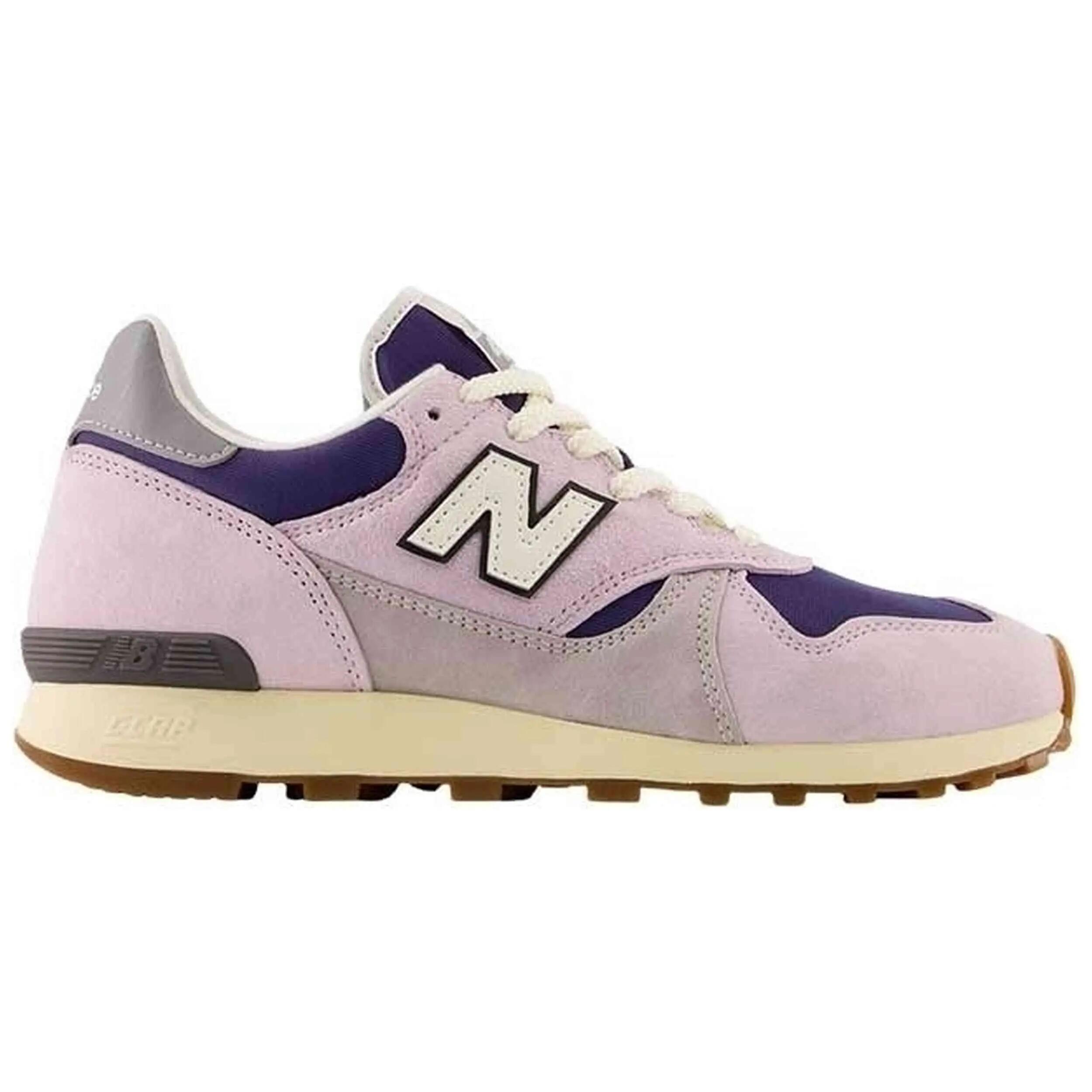 NEW BALANCE picture