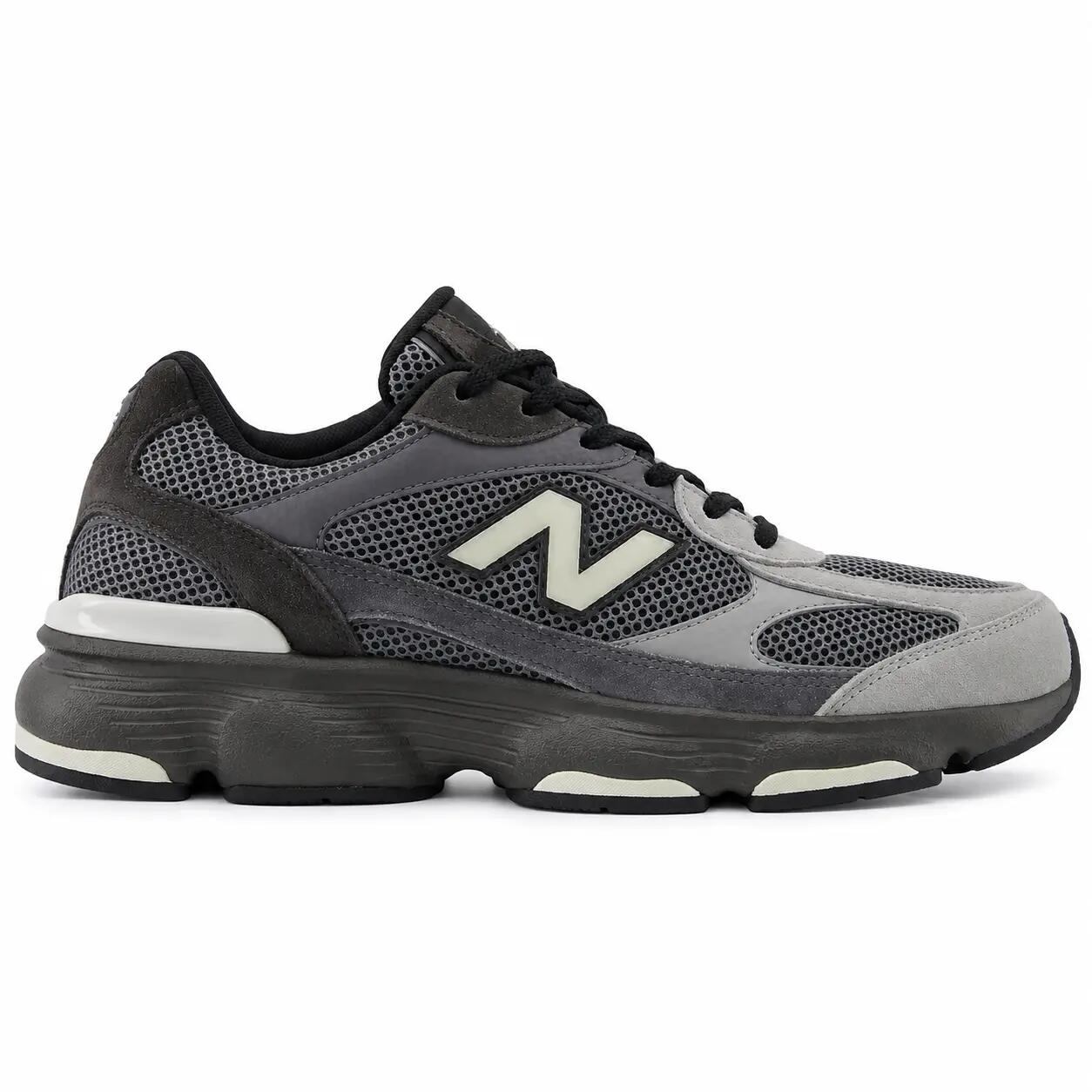 NEW BALANCE picture