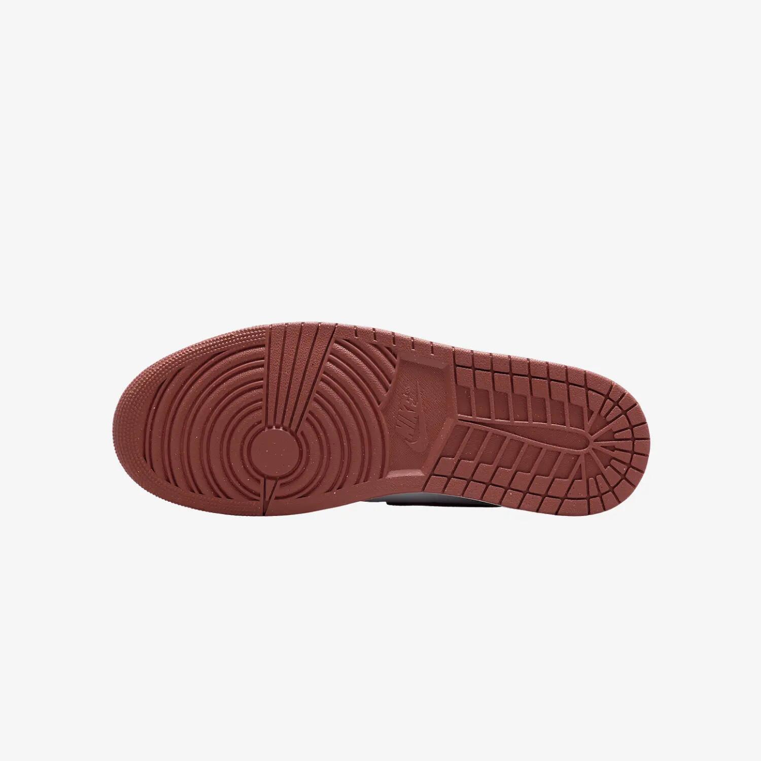 Jordan 1 Mid SE 'Dark Pony' 5/5