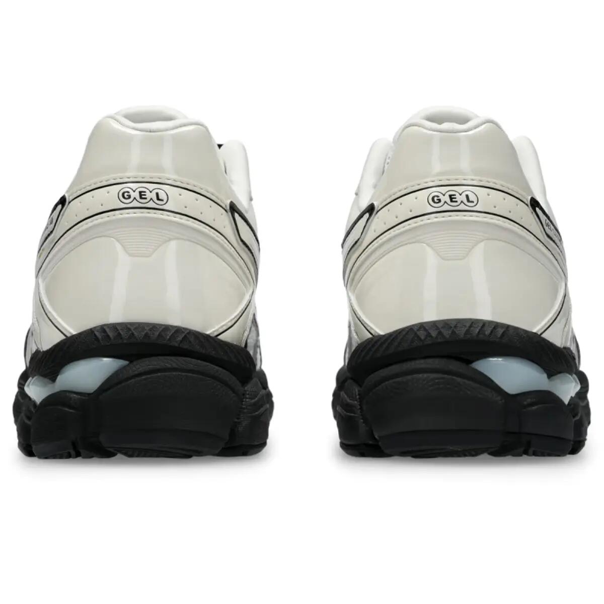 ASICS Gel-Cumulus 16 White Cream Black 6/6
