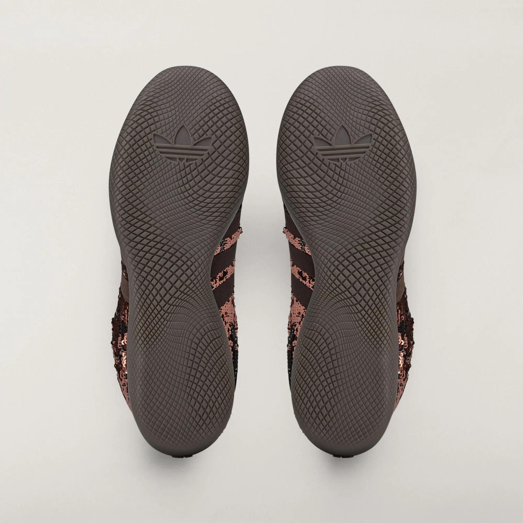 Baskets Adidas modèle KH8798 pour homme 4/5
