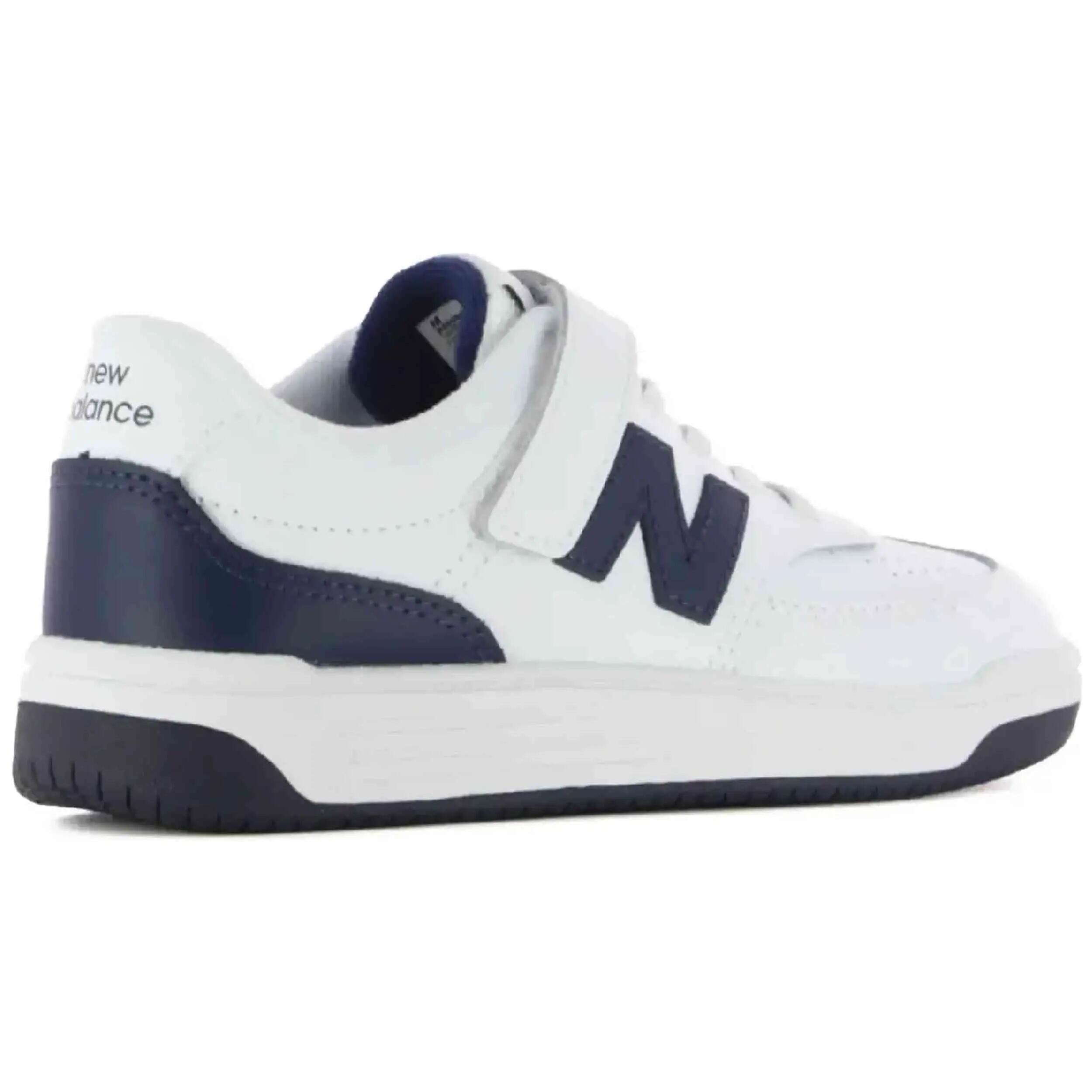 Sapatilhas New Balance modelo P0806RV para crianças unissex 4/5