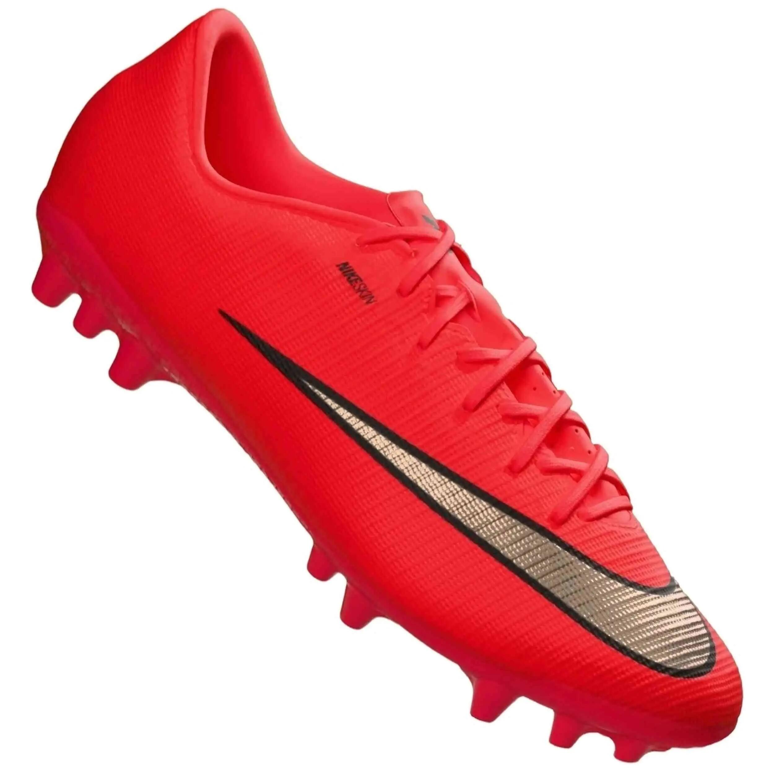 Scarpe da calcio Nike modello Mercurial Vapor 17 Academy per uomini 2/4