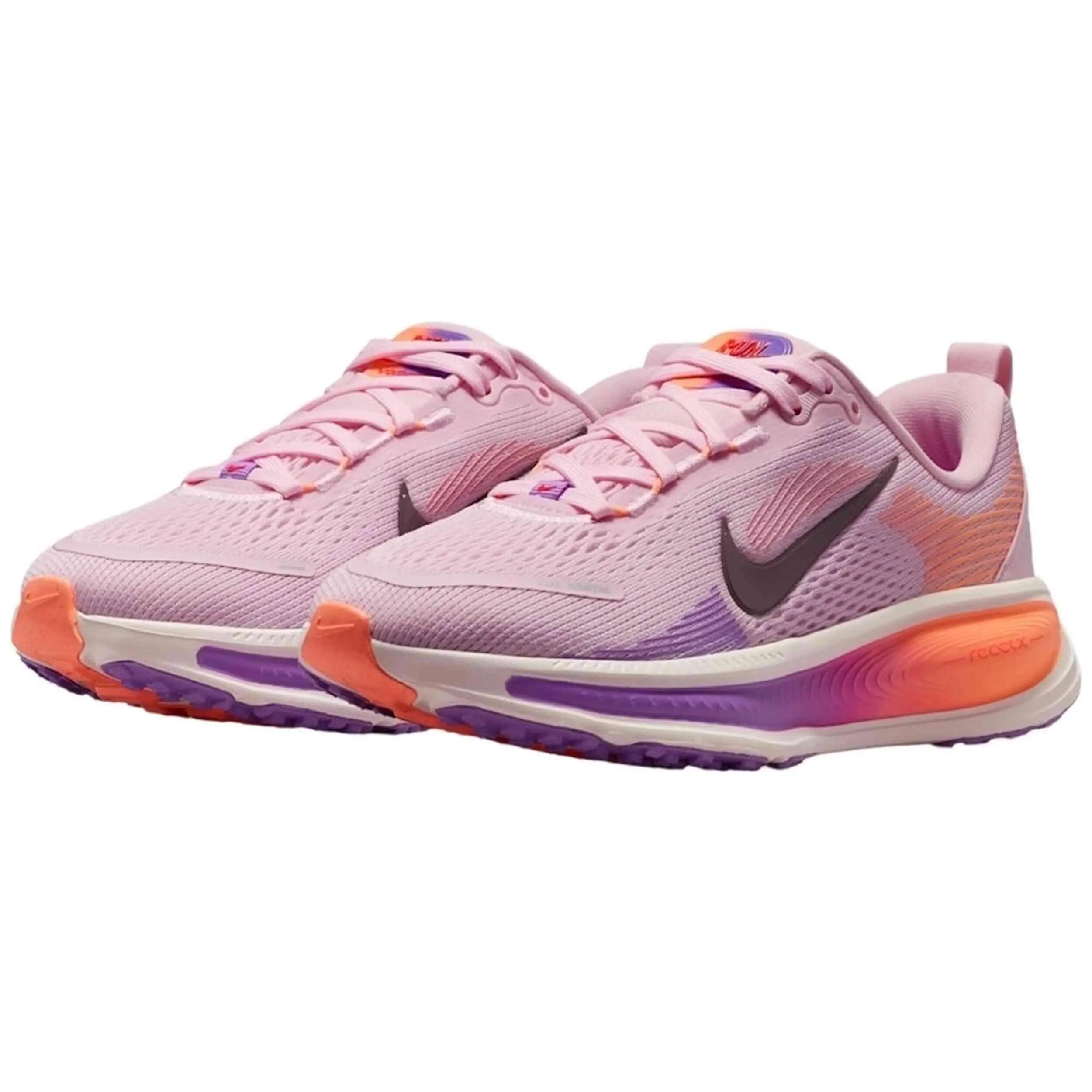 Tênis de corrida Nike modelo VOMERO 18 para crianças unissex 5/5