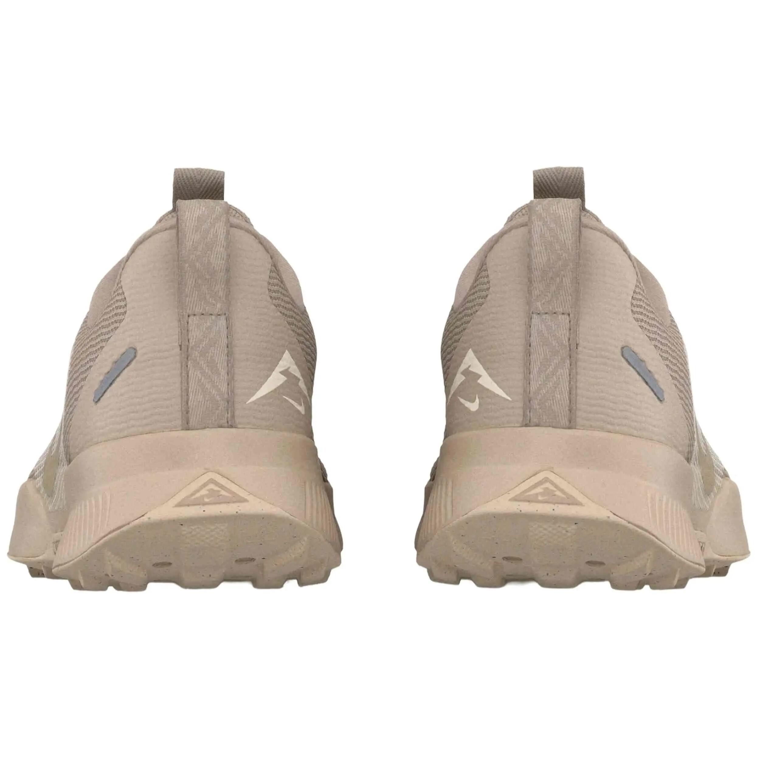 Tênis de corrida Nike modelo Juniper Trail para mulheres 4/4