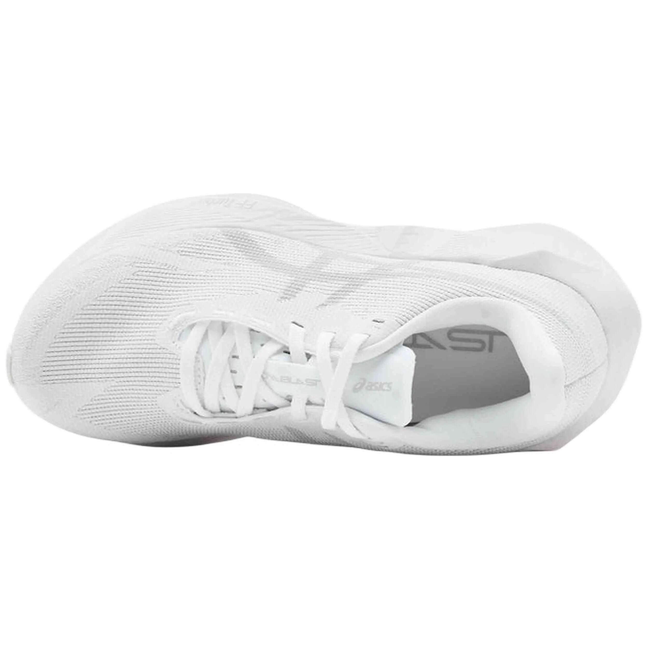Scarpe Asics modello Novablast 6 per donne 3/5