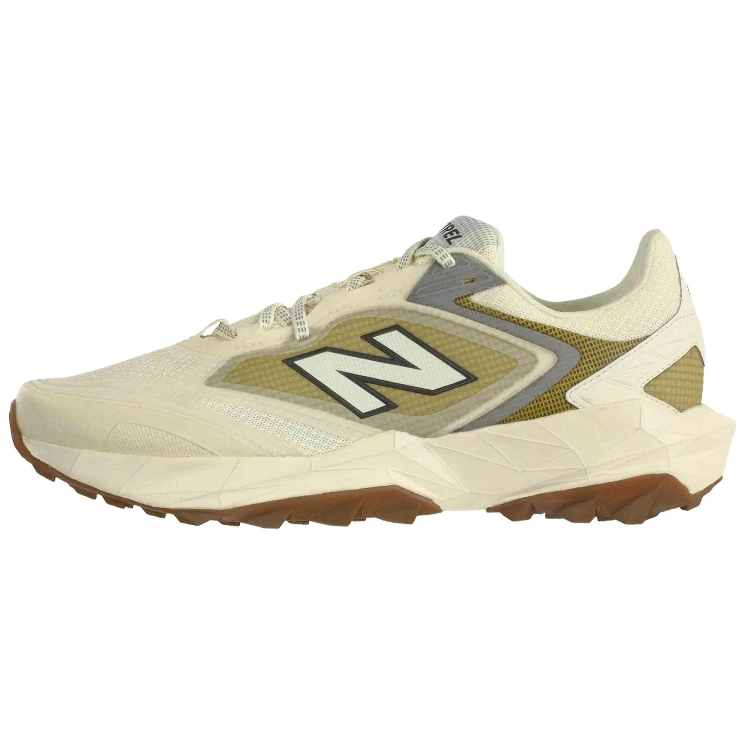 NEW BALANCE picture
