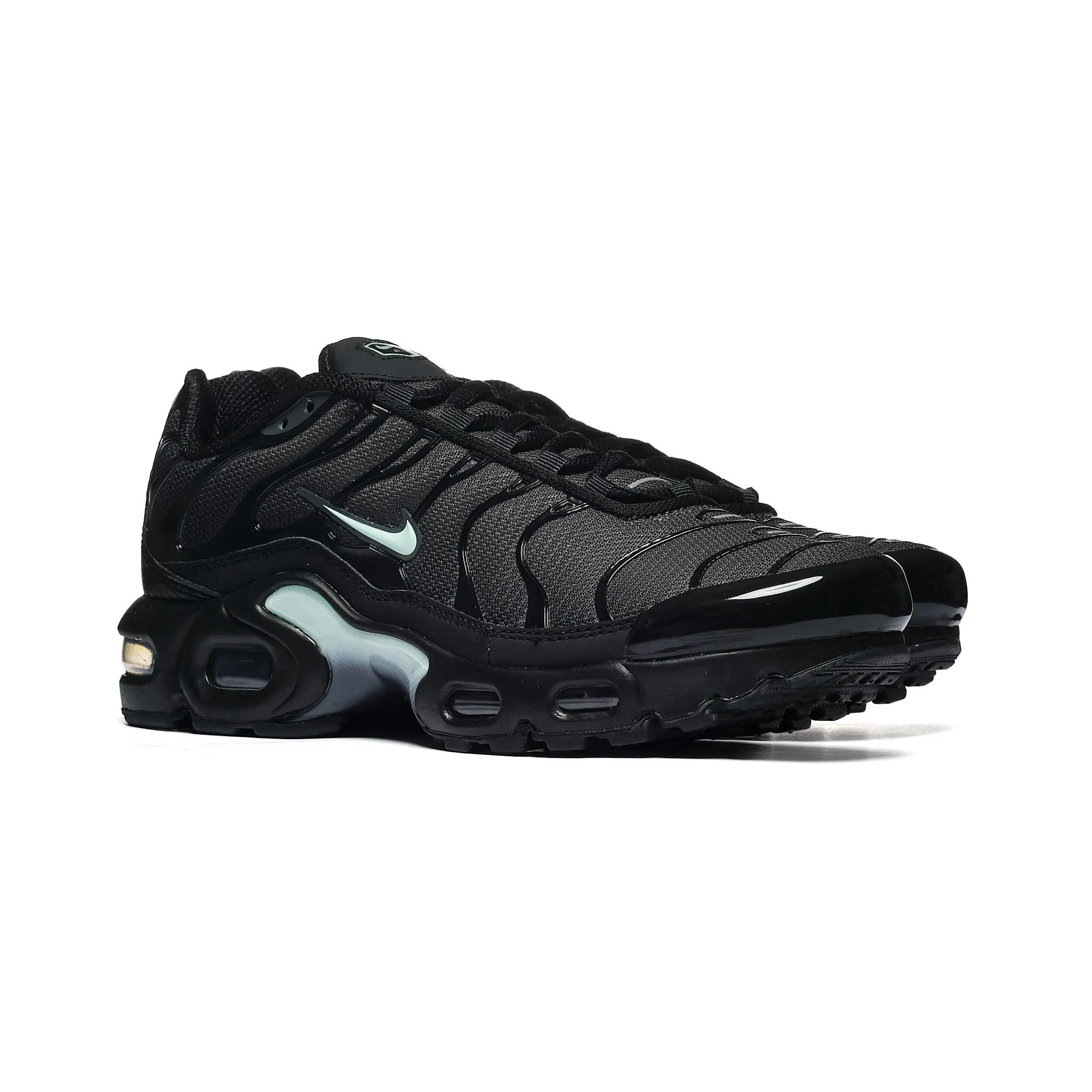 NIKE picture