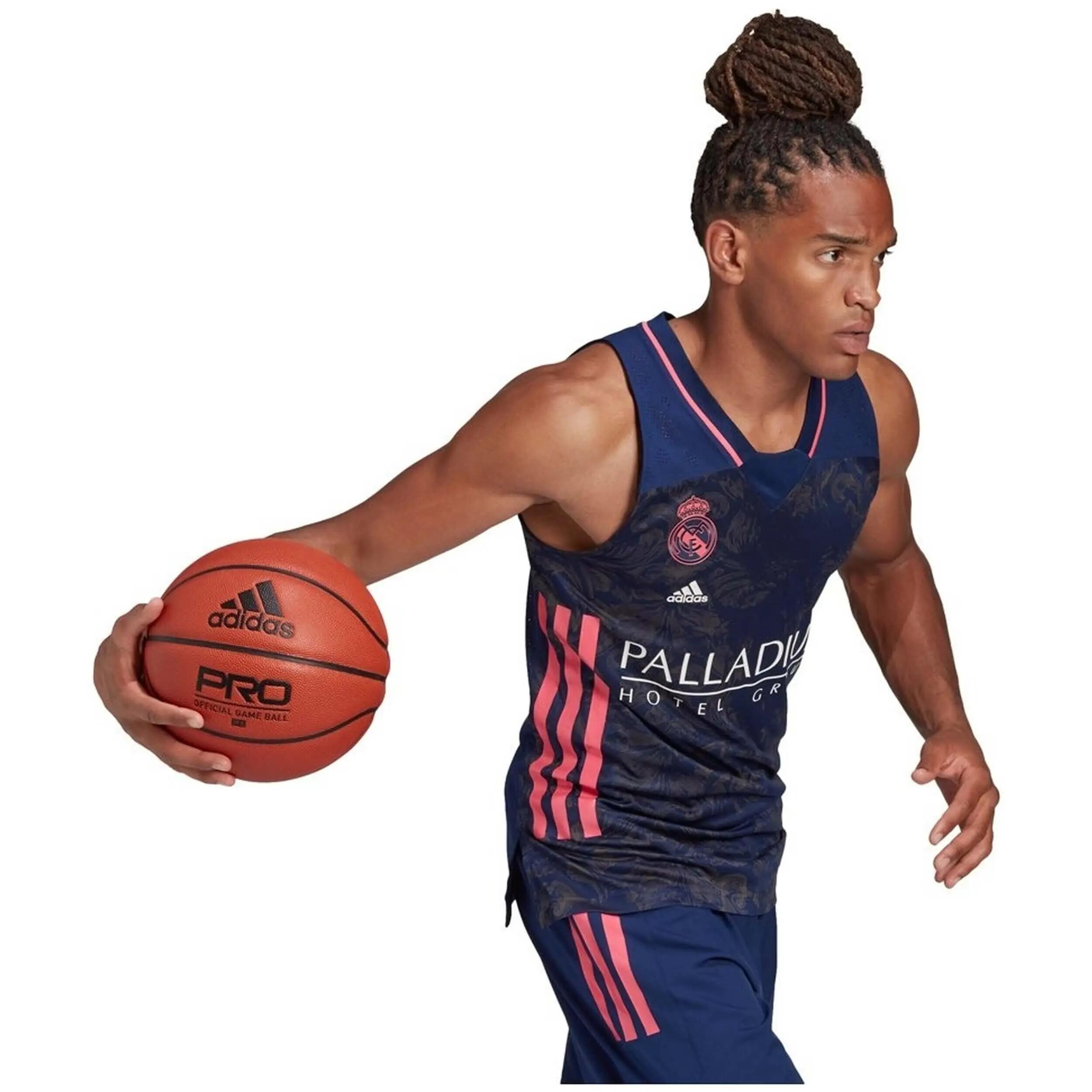 Maglia da basket Adidas modello GI4586 per uomini 3/5