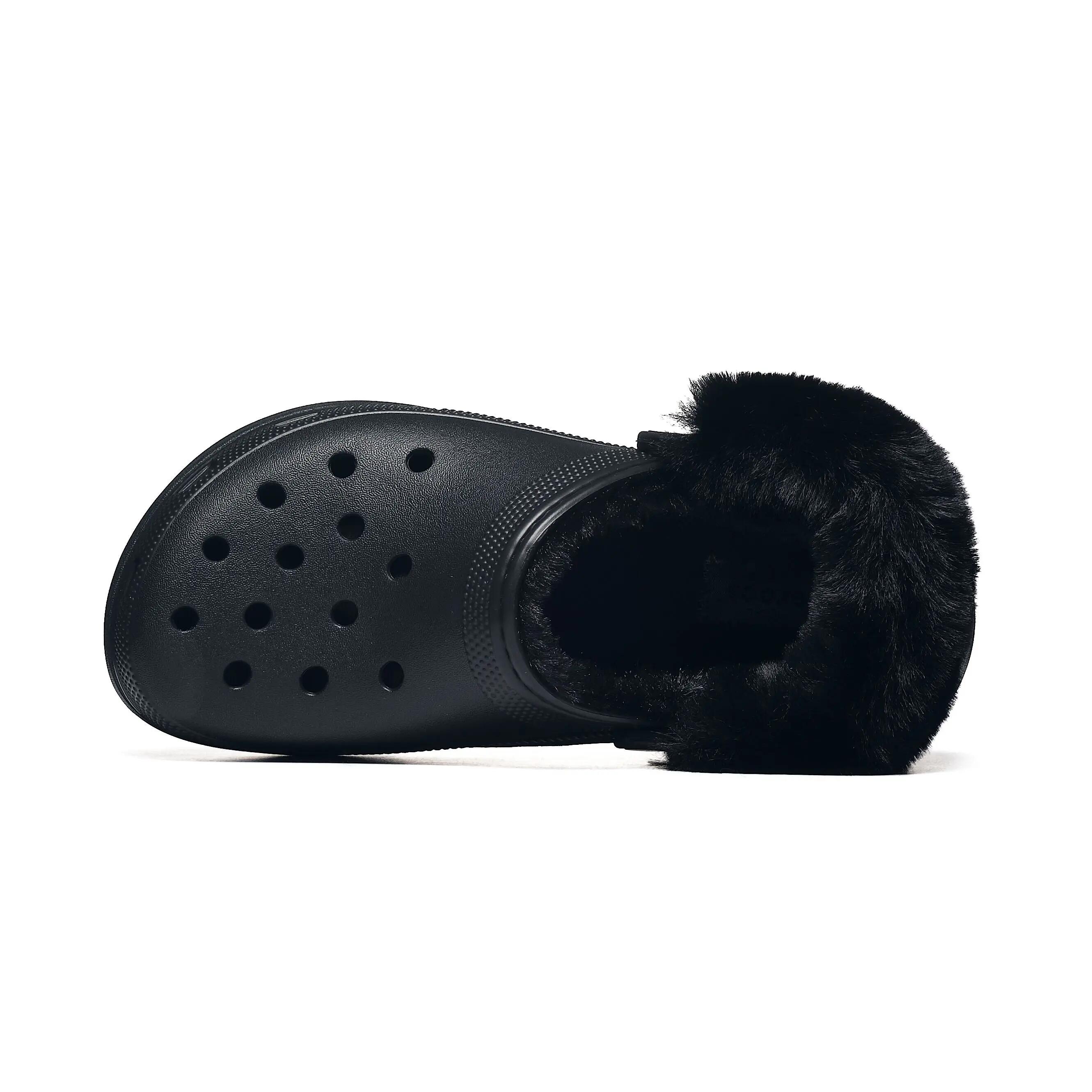 Damskie chodaki Crocs CLASSIC PLATFORM FUZZ LINED CLOG 212854-001 4/6