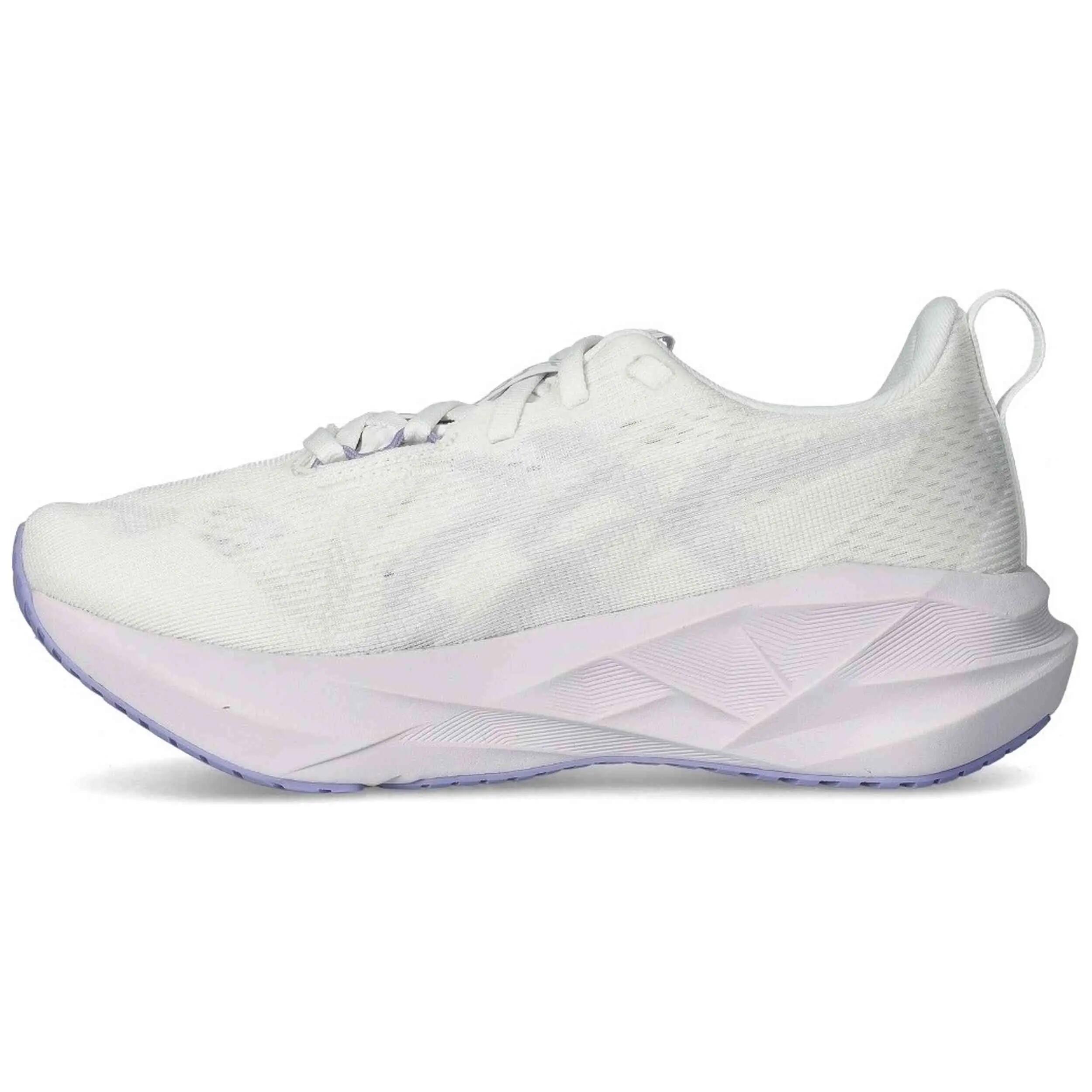 Scarpe Asics modello 1012B765-103 per donne 3/5
