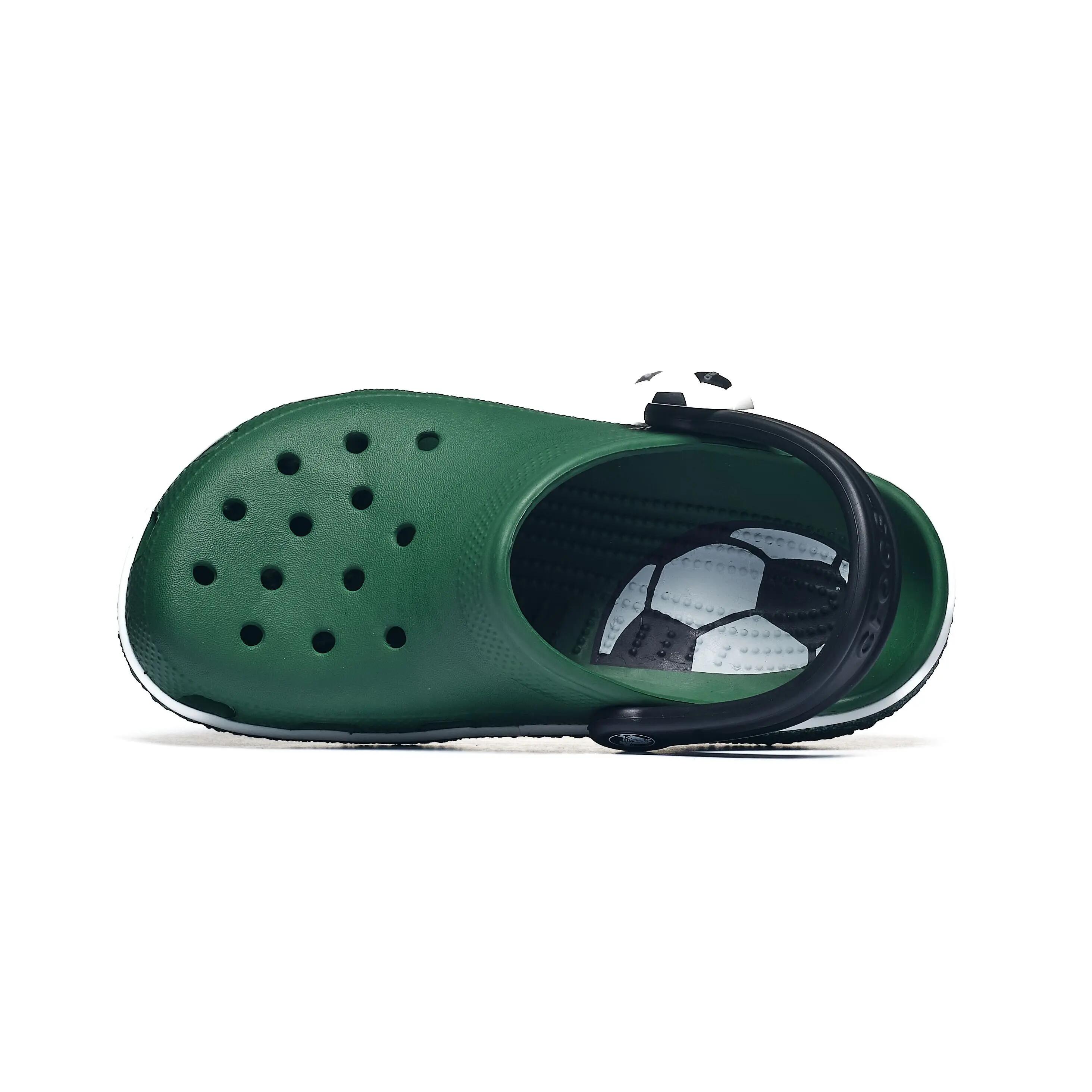 Dziecięce chodaki Crocs CLASSIC SOCCER TURF CLOG K 213947-2CZ 4/6