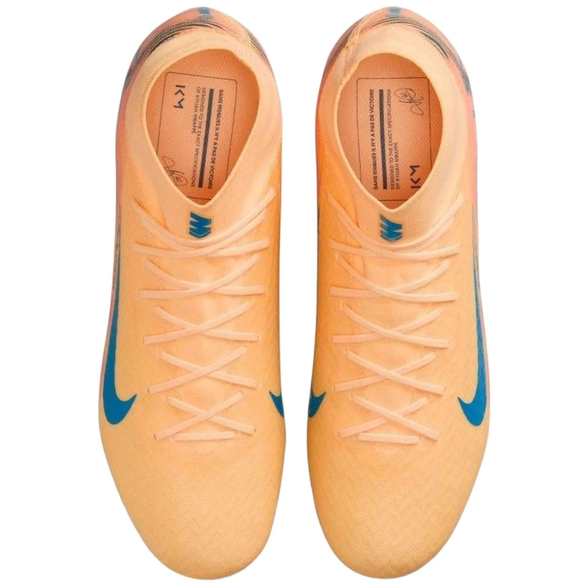 Scarpe da calcio Nike modello FQ8293-801 per unisex 4/5
