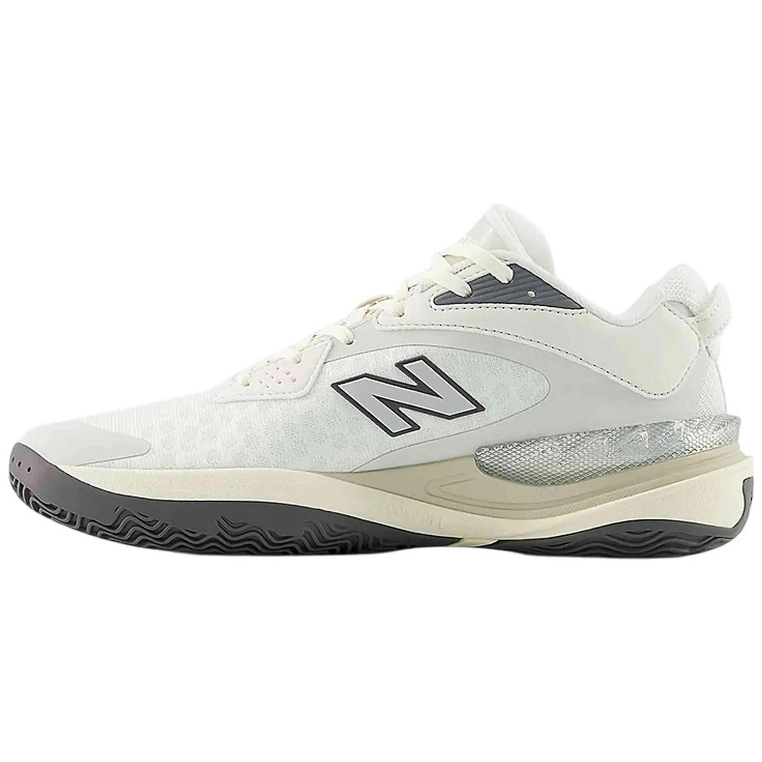 Basketballschuhe New Balance Modell New Balance Hesi Low V2 Cooper Fl für unisex 4/5