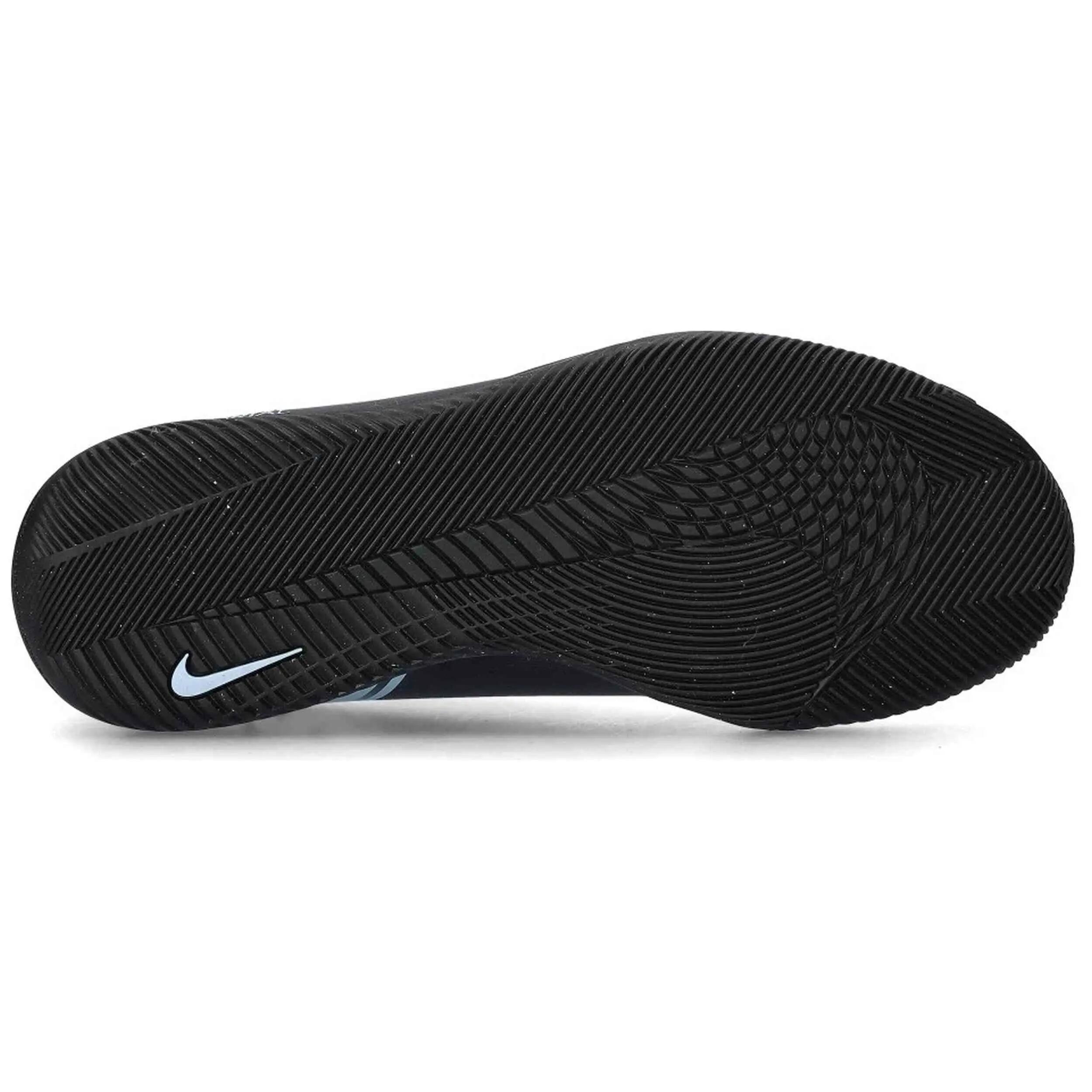 Chuteiras Nike modelo Jr. Mercurial Superfly 10 Club "Blac para crianças unissex 4/5