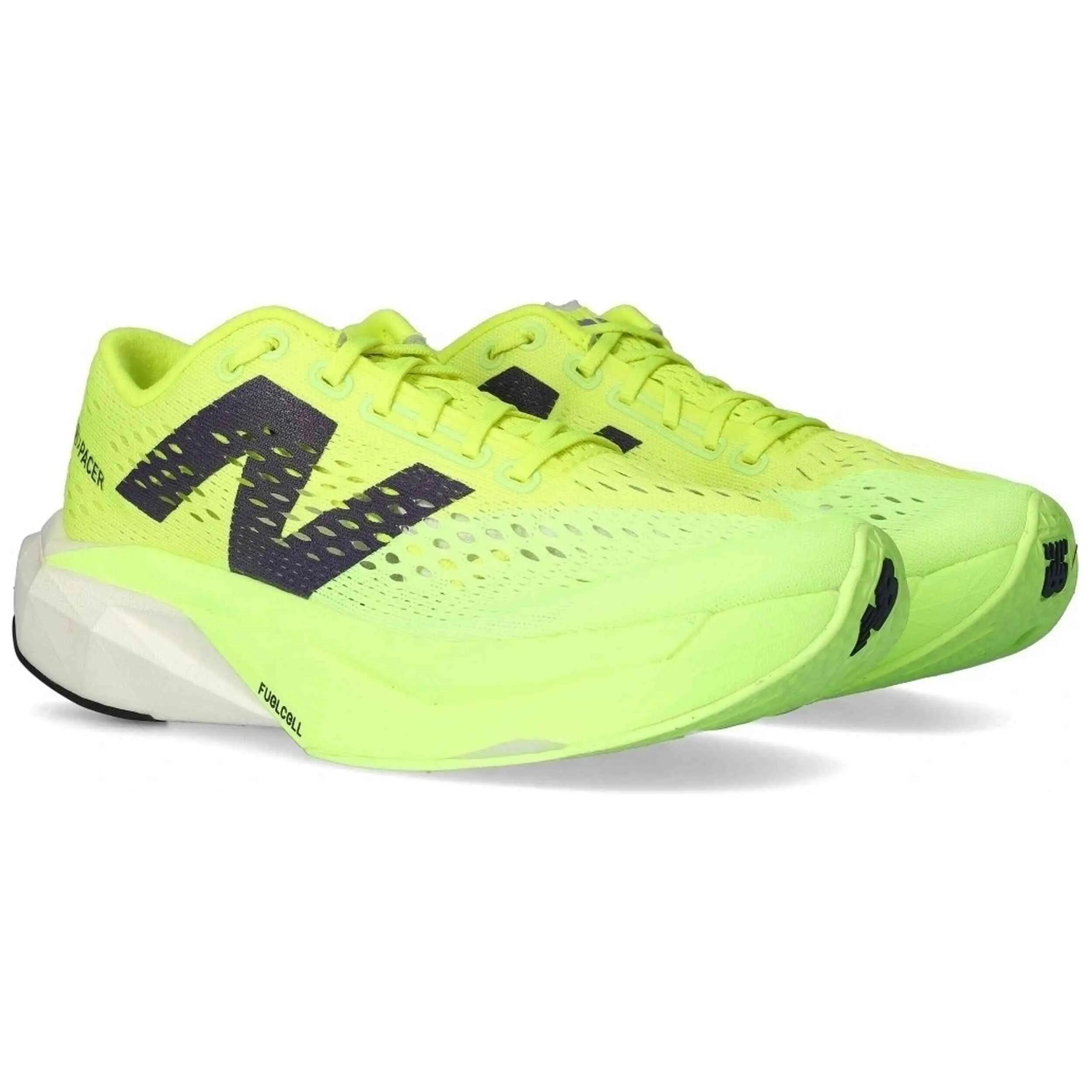 Zapatillas New Balance modelo WFCRR7N1 para mujer 3/5
