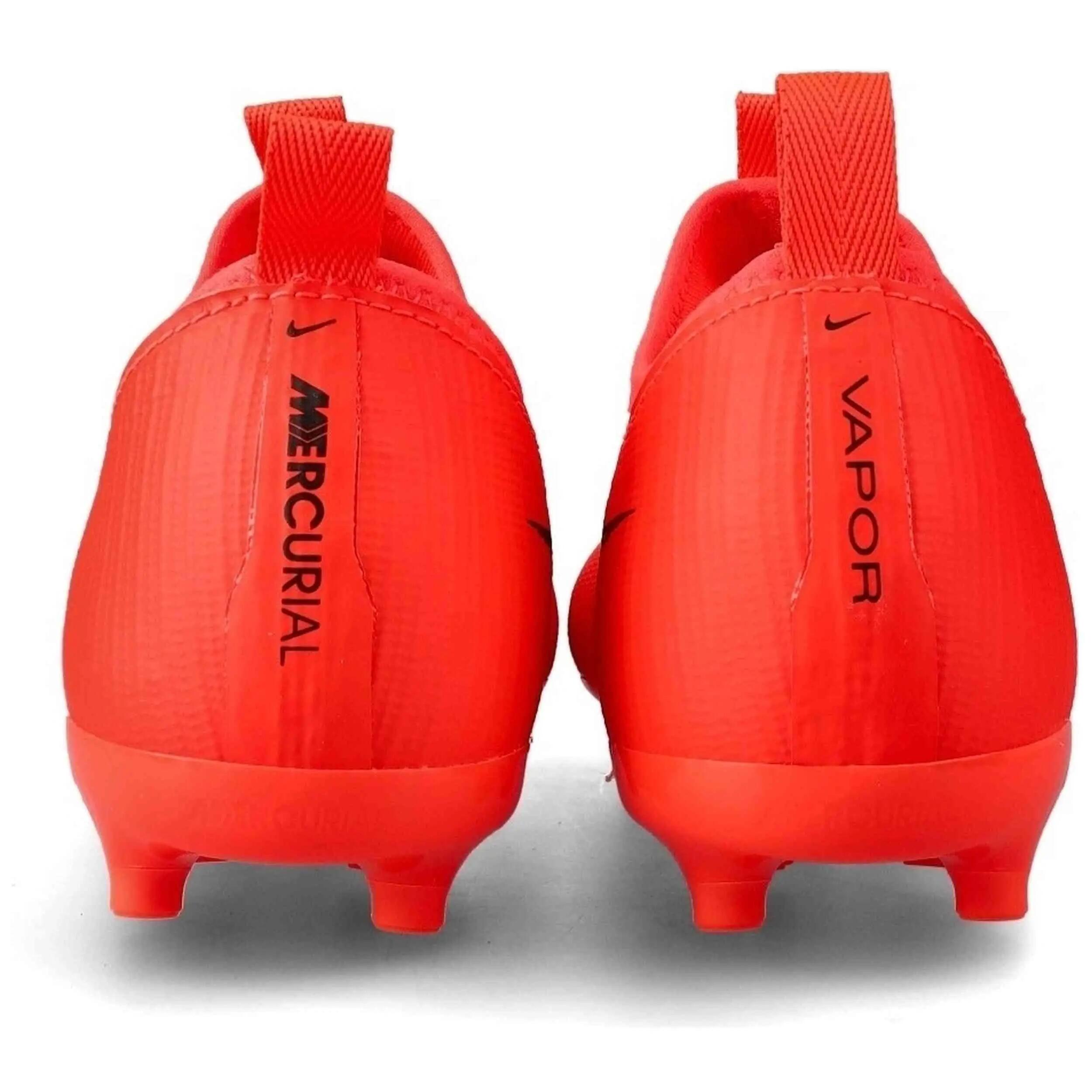 Chuteiras Nike modelo Jr. Mercurial Vapor 17 Academy para crianças unissex 5/5