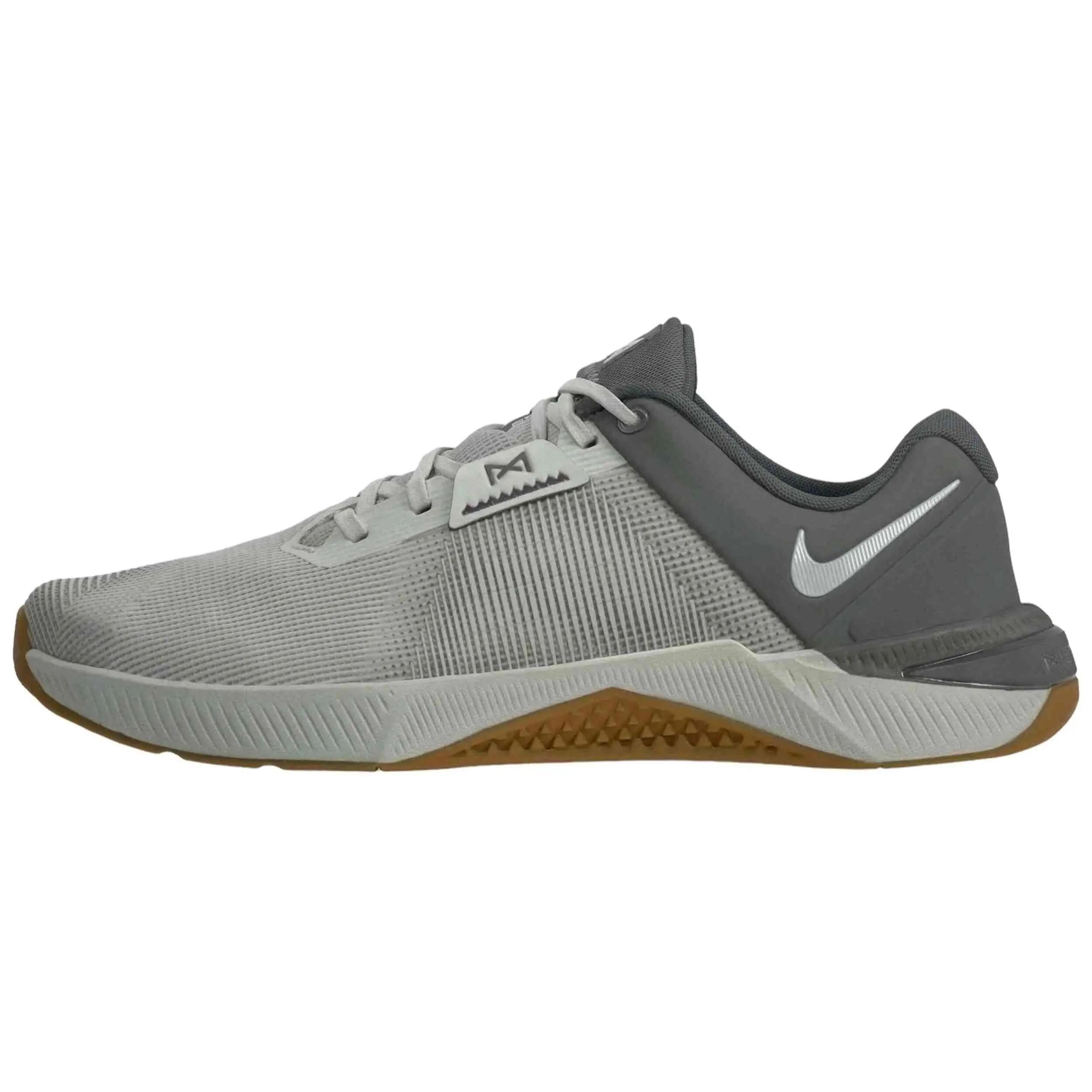 Zapatillas Nike modelo Metcon 10 "Photon Dust/Pencil Point/Grey Fog/ para hombre 2/4