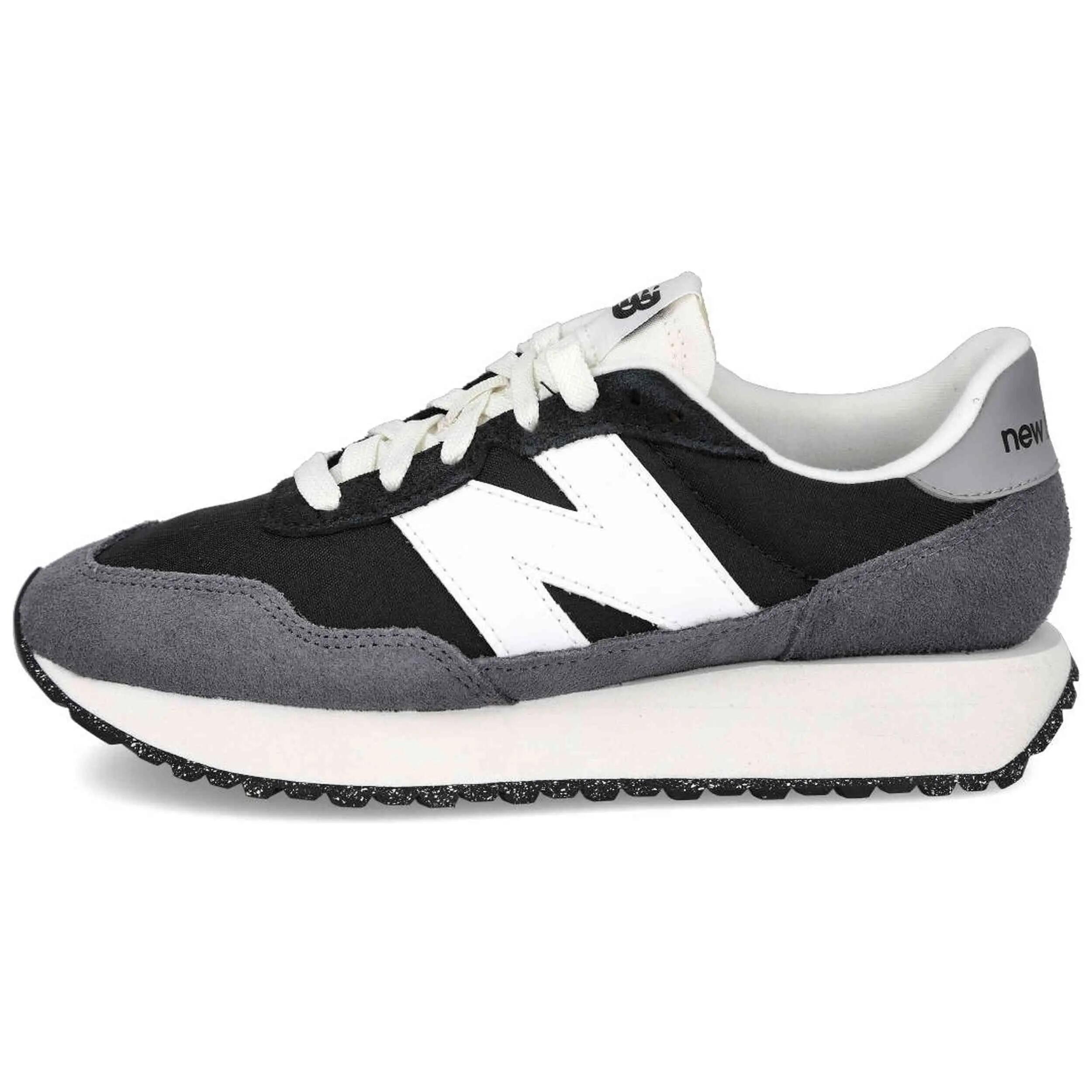 NEW BALANCE picture