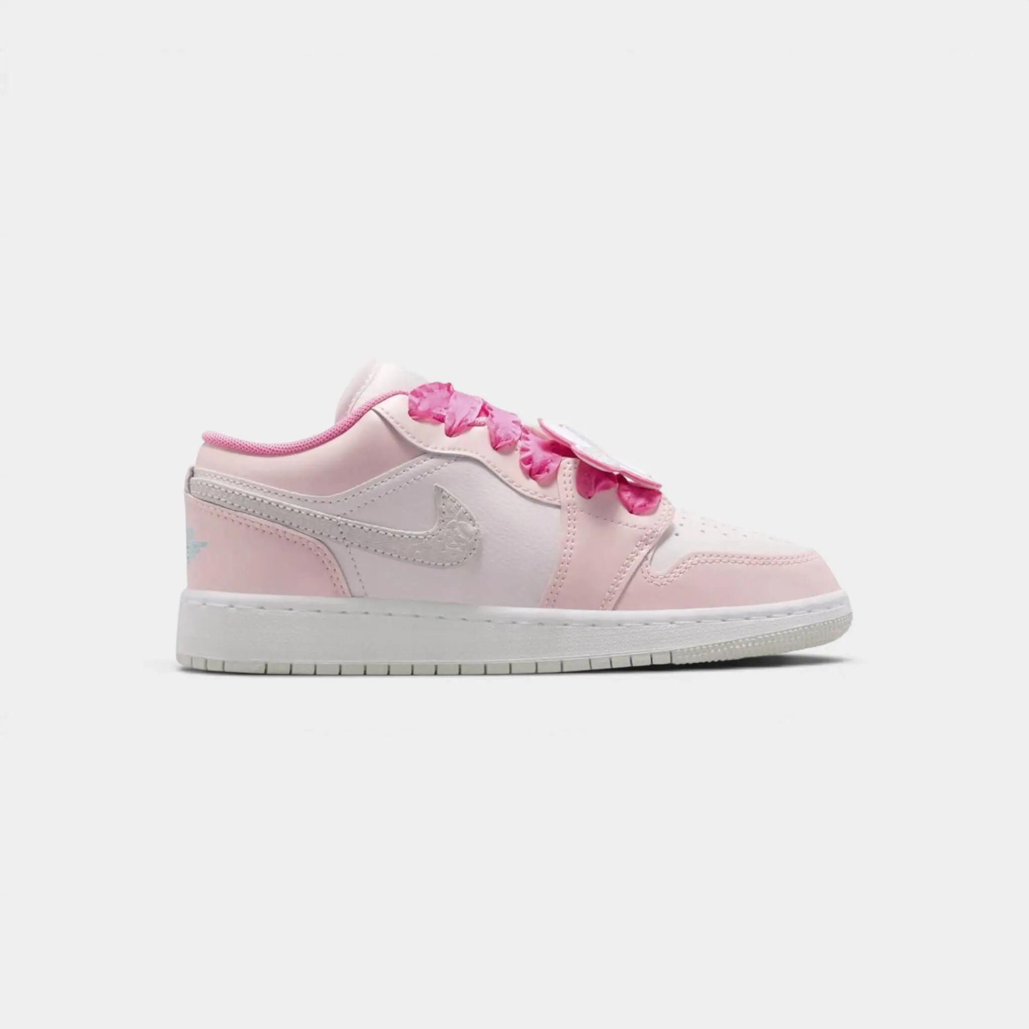 Jordan 1 Low SE Pink Bloom (GS) 1/1