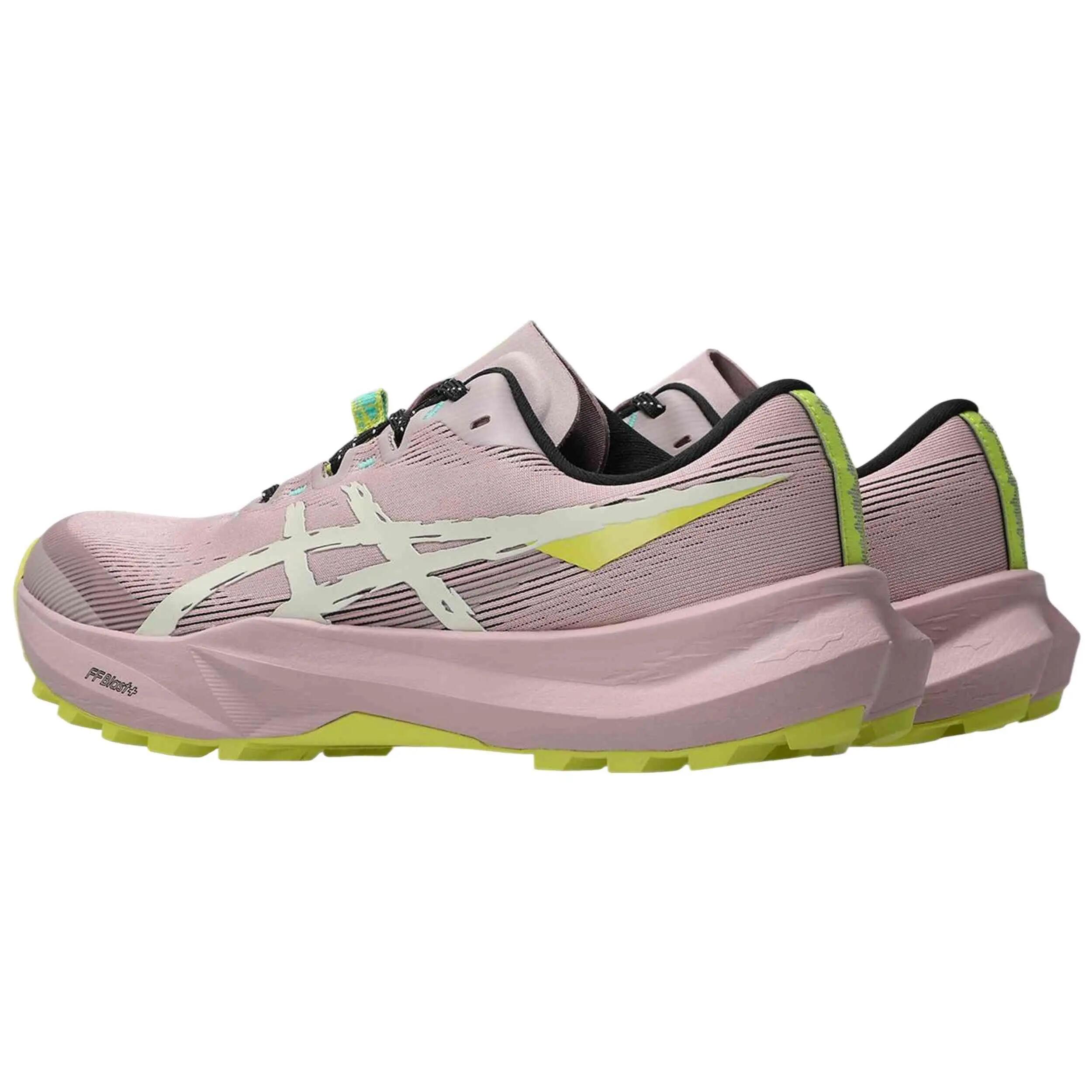 Scarpe da trekking Asics modello Fuji Lite 6 per donne 4/5