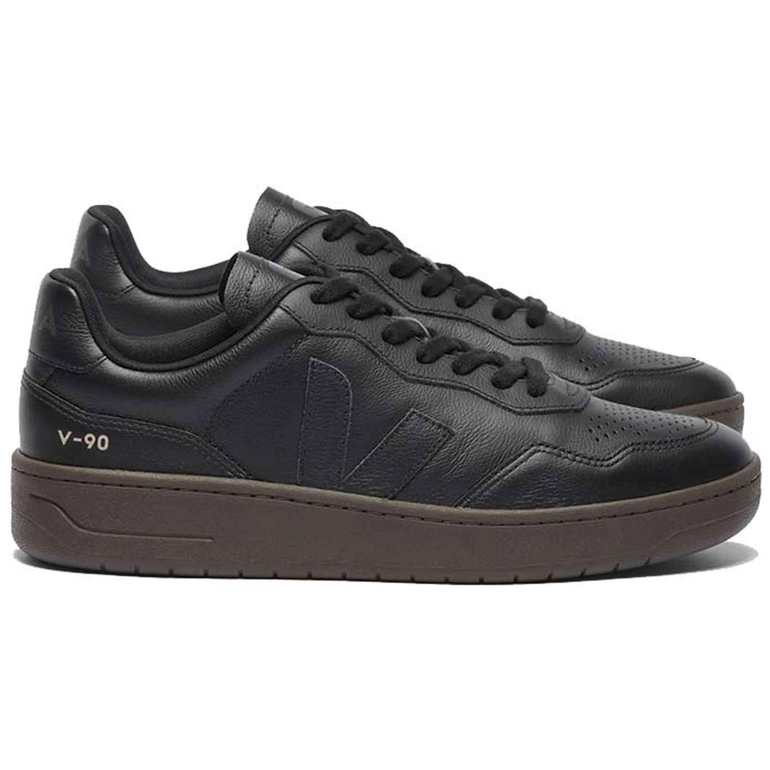 Sneakers Veja model Veja V-90 O.T. Leather "Eagle" W for women 3/4