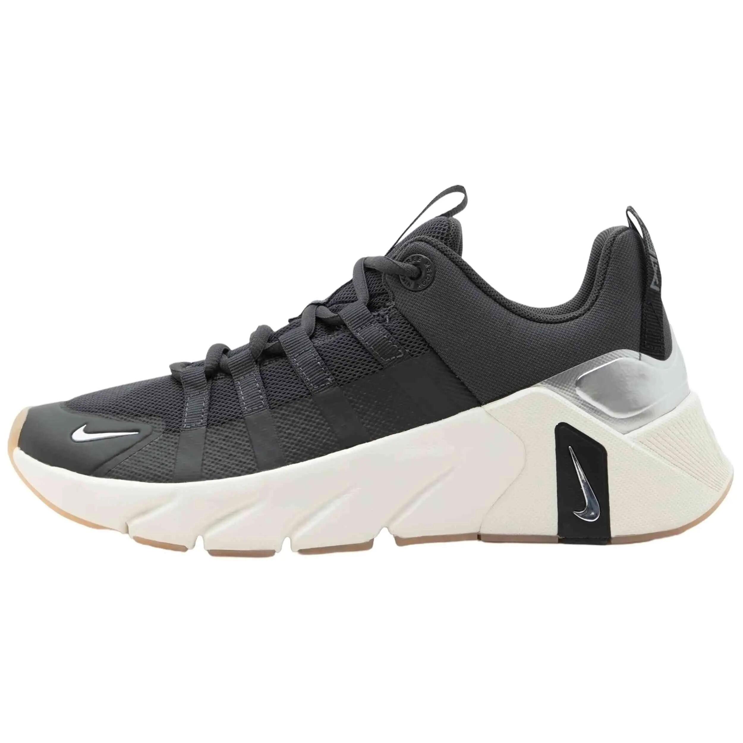 NIKE picture