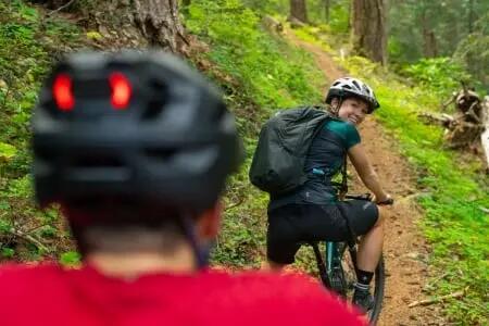 M1 EVO - Mountain Bike kerékpáros sisak beépített MESH kommunikációval 6/7