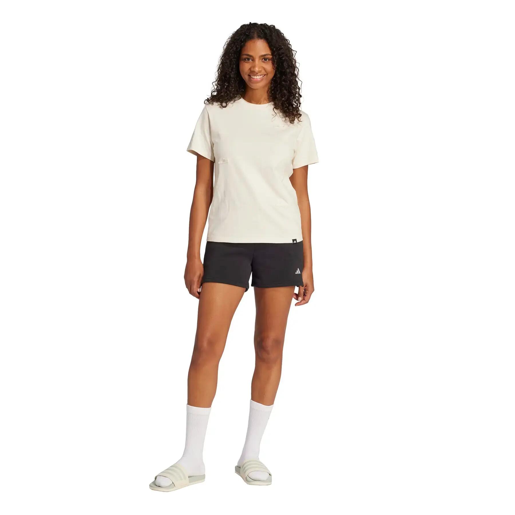 Calções para mulheres adidas Essentials Small Logo Feelcozy 3/7