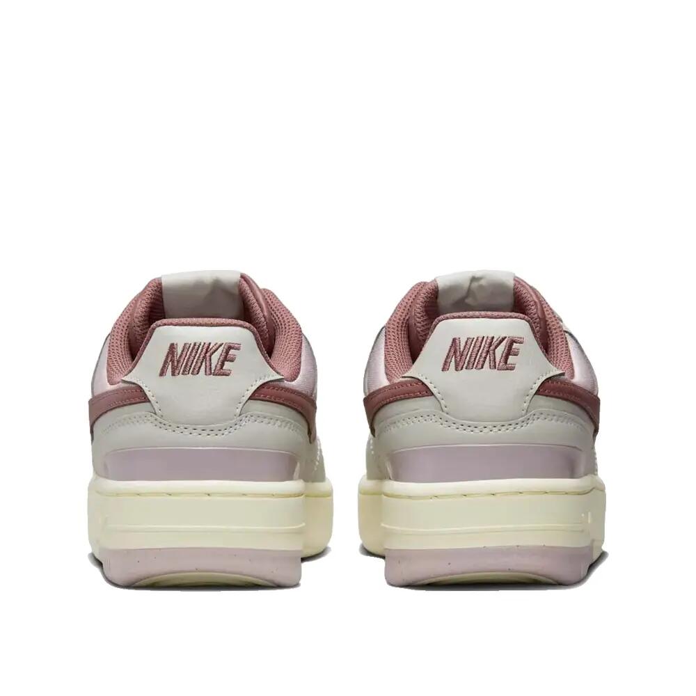 Nike Gamma Force Witte Schoenen 6/7