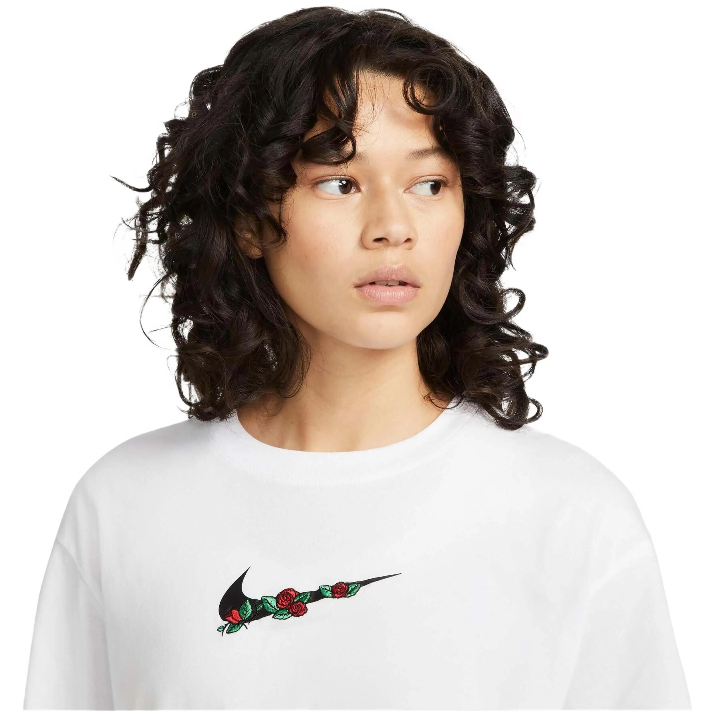 Kurzarmshirt Nike Modell DN5886-100 für frauen 3/4