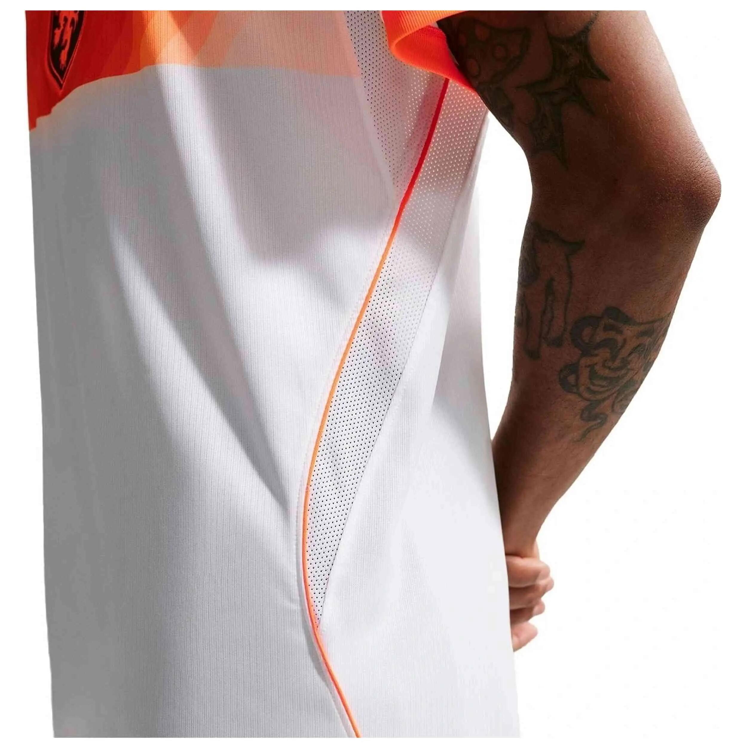 Kurzarmshirt Nike Modell IB5391-100 für männer 3/5
