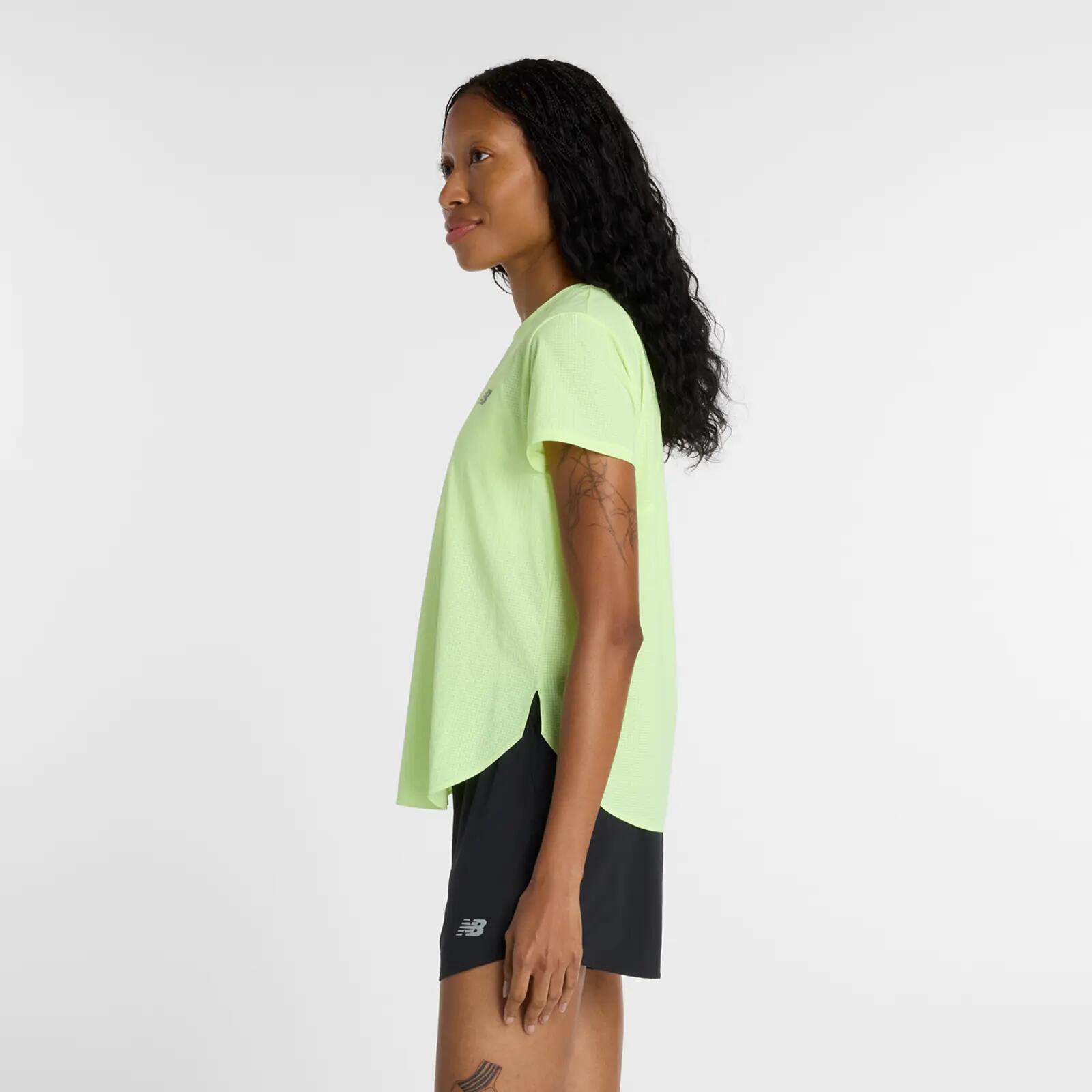 T-shirt New Balance modèle WT51227-AFG pour femmes 7/7