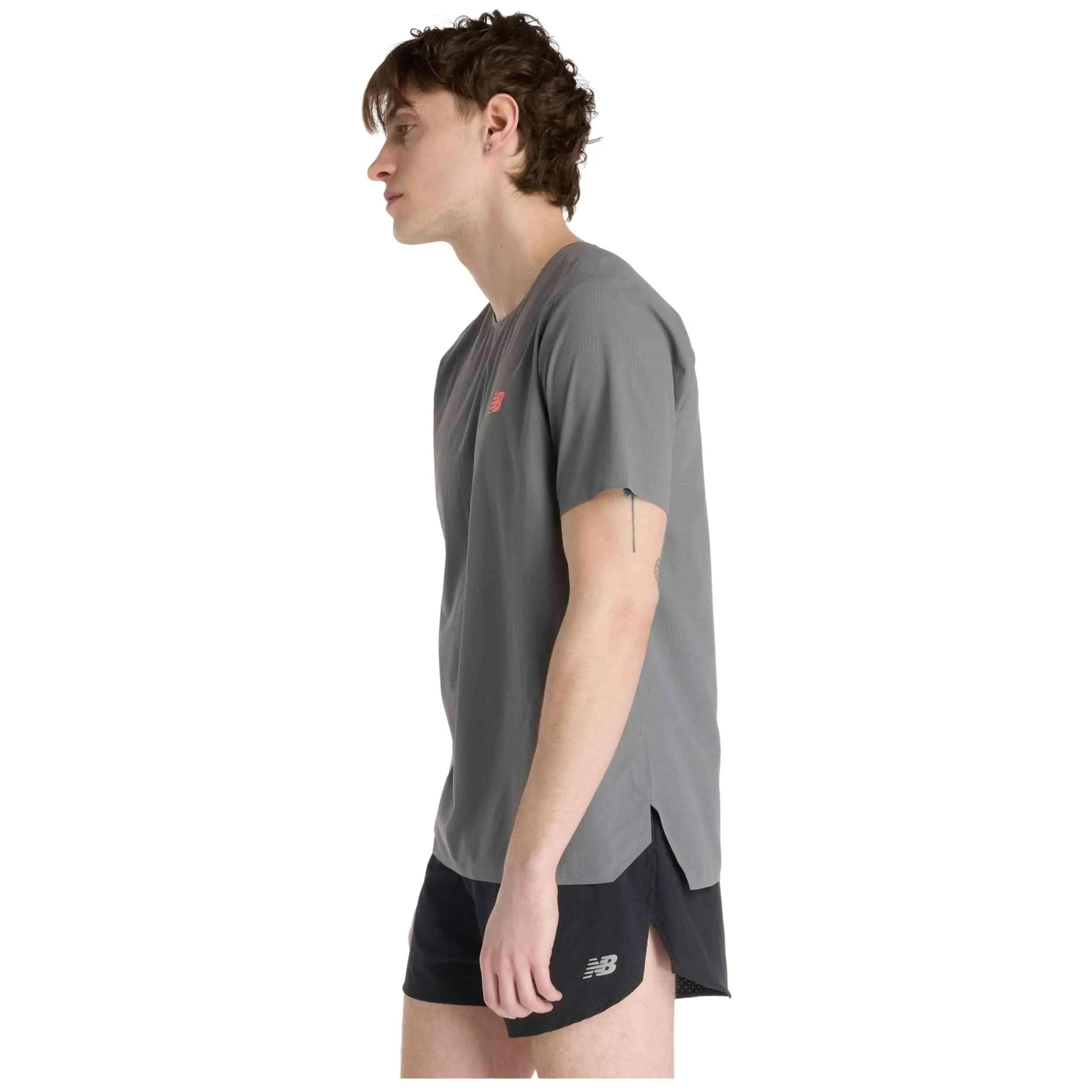 T-shirt met korte mouwen New Balance model MT51208-URR voor unisex 2/5