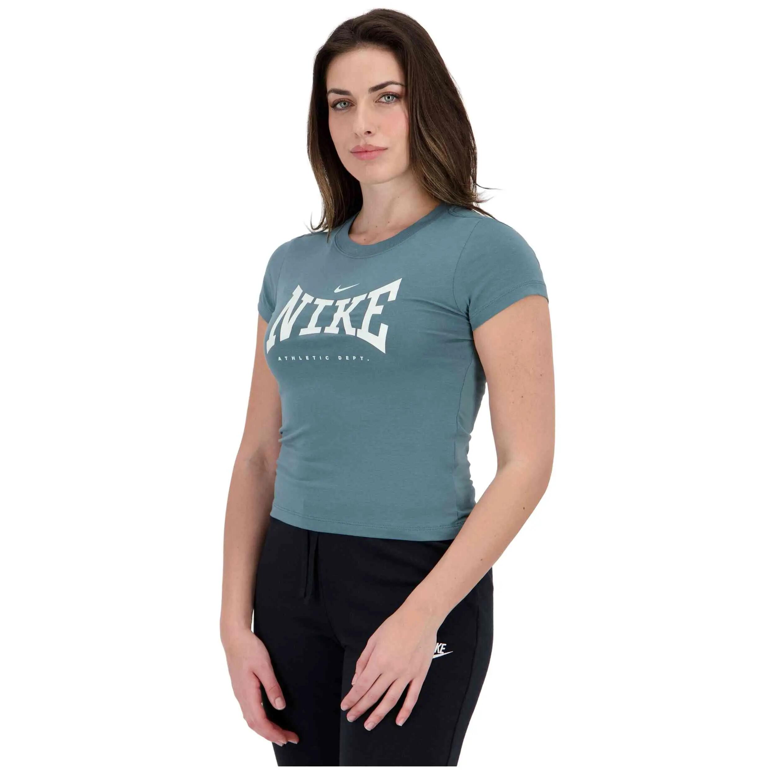 Camiseta de manga corta Nike modelo IR8967-382 para mujer 3/5