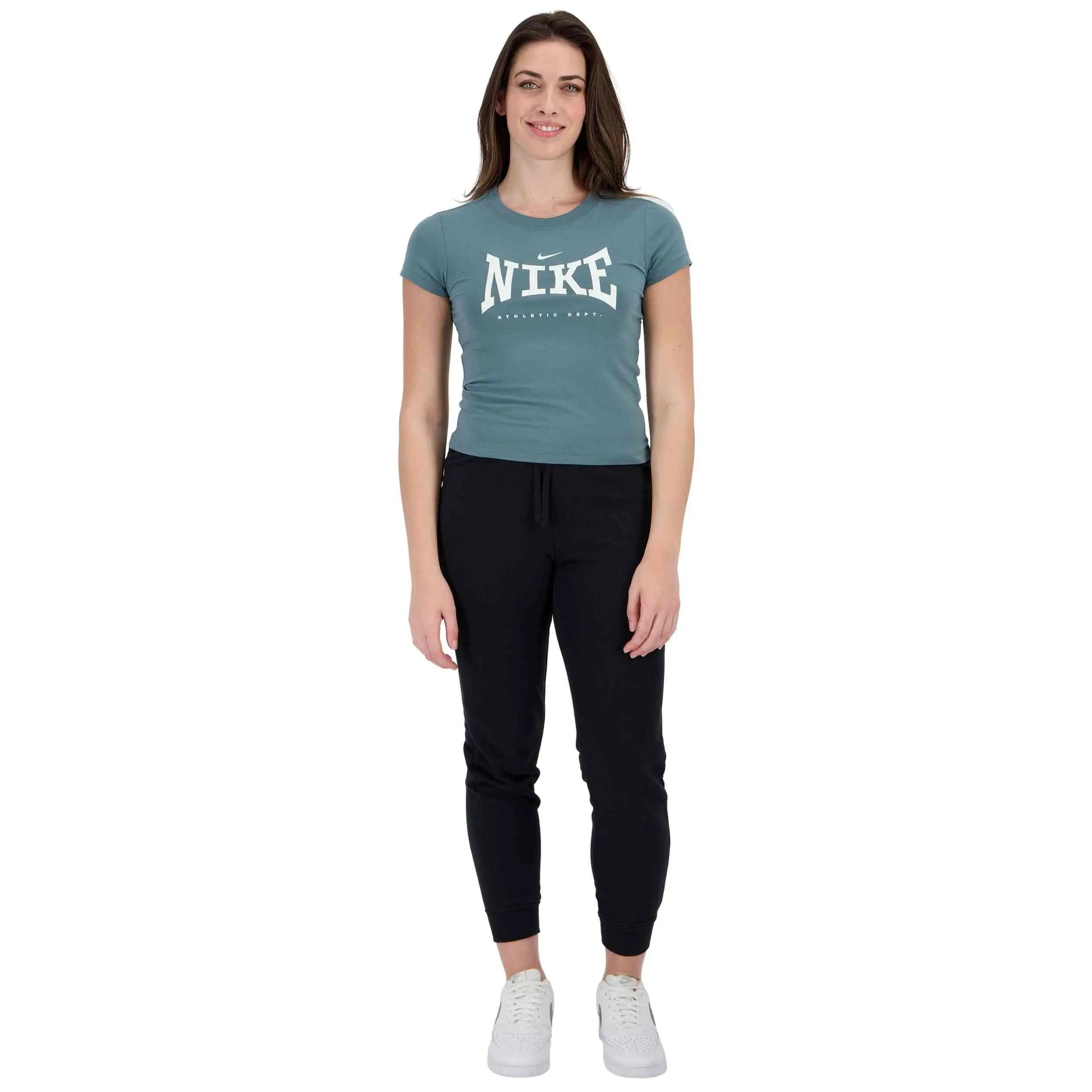 Camiseta de manga corta Nike modelo IR8967-382 para mujer 2/5