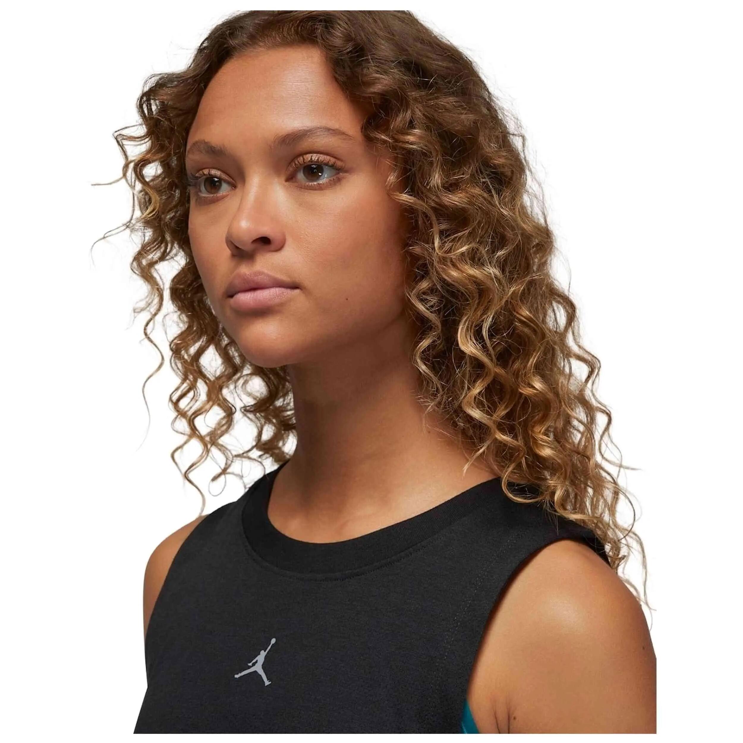 Camiseta de tirantes Nike modelo FB4629-010 para mujer 3/5
