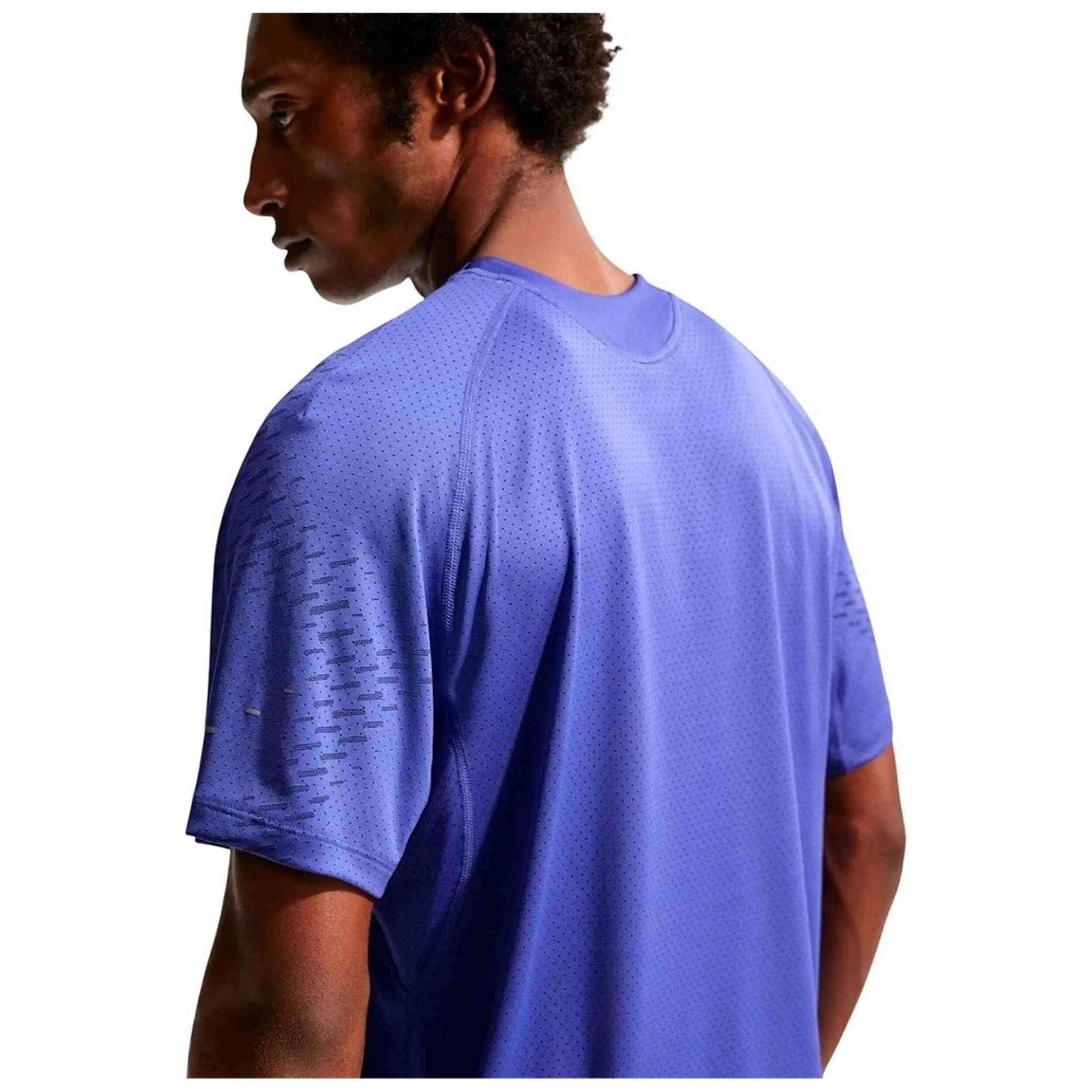 Kurzarmshirt Nike Modell IF2088-494 für männer 4/4