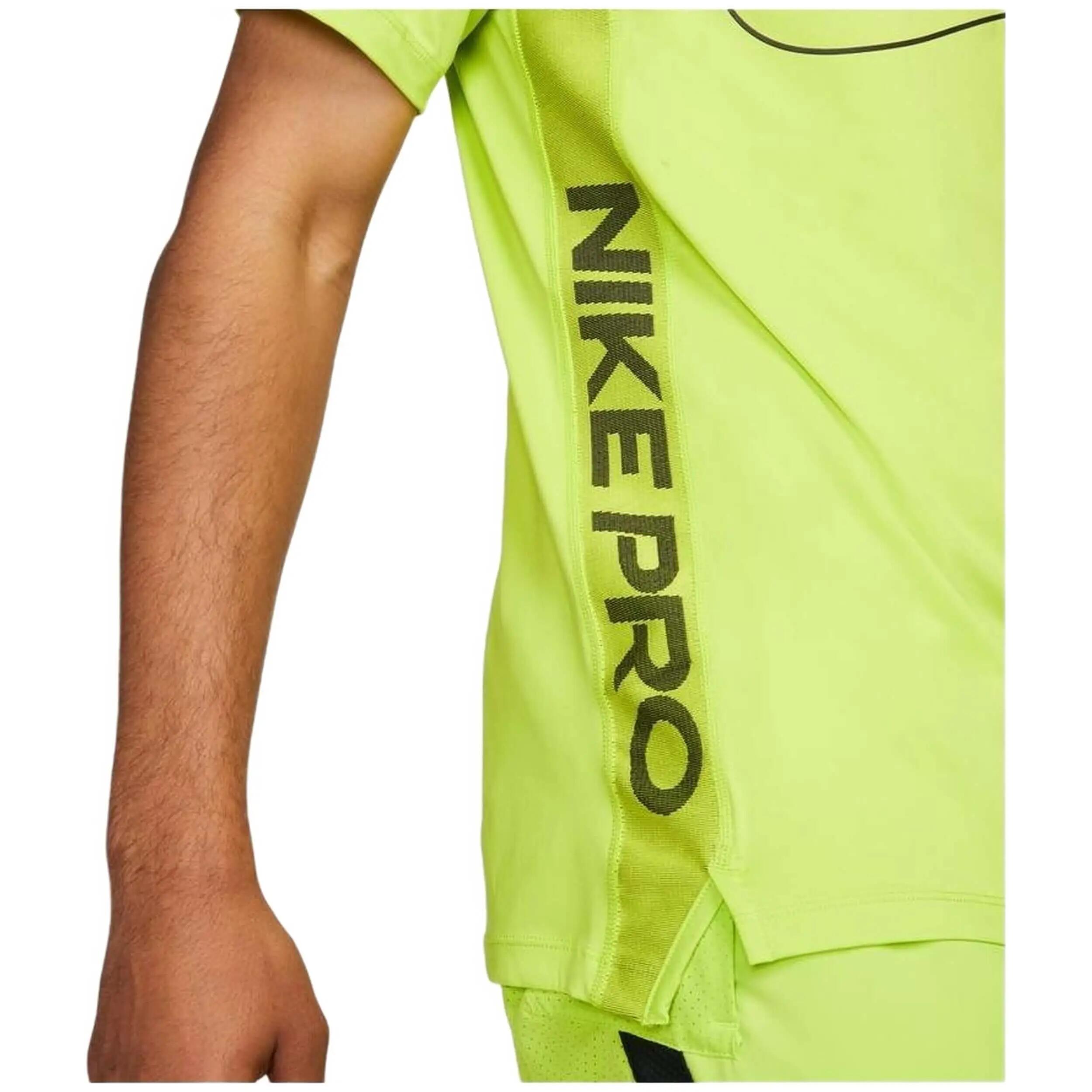 Maglia a maniche corte Nike modello DM6008-321 per uomini 4/4