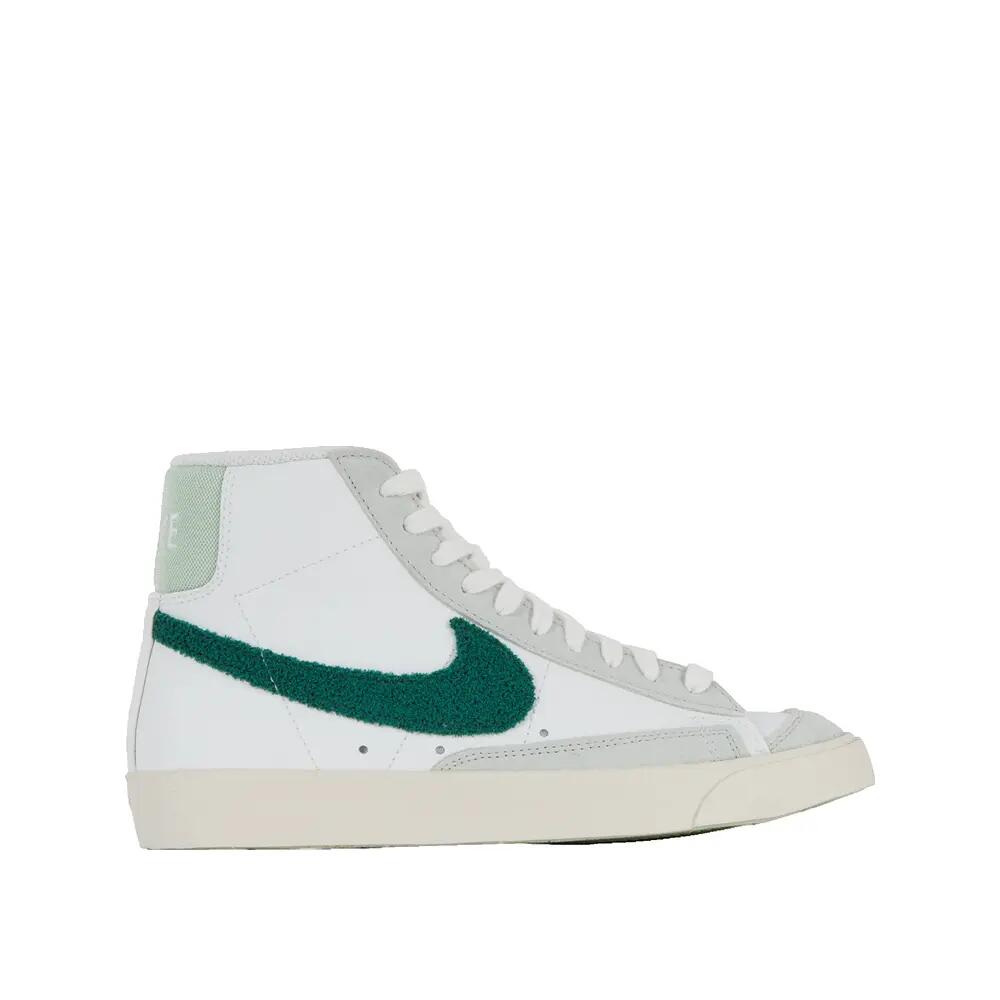 NIKE picture