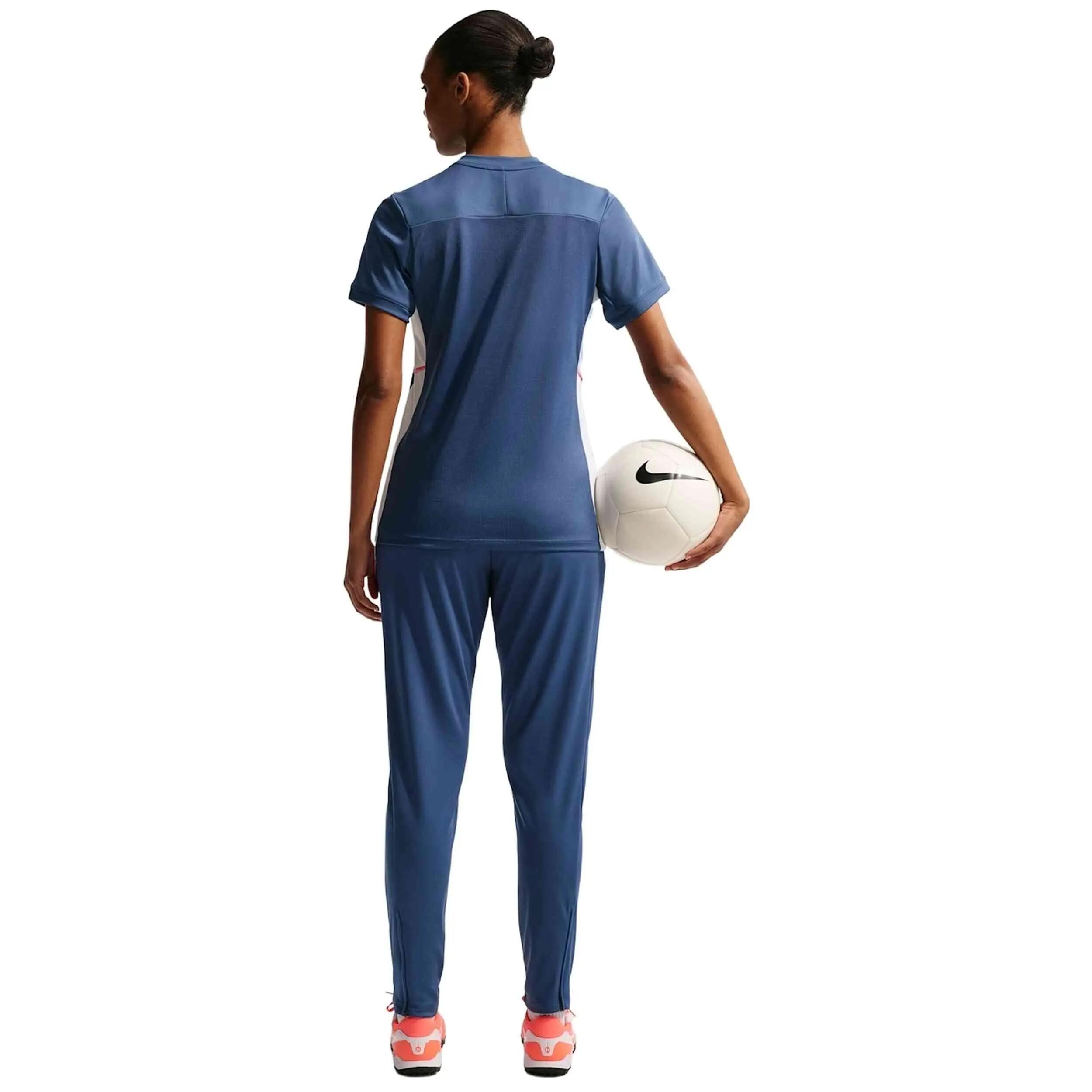 T-shirt Nike modèle 0406354 pour femmes 5/5