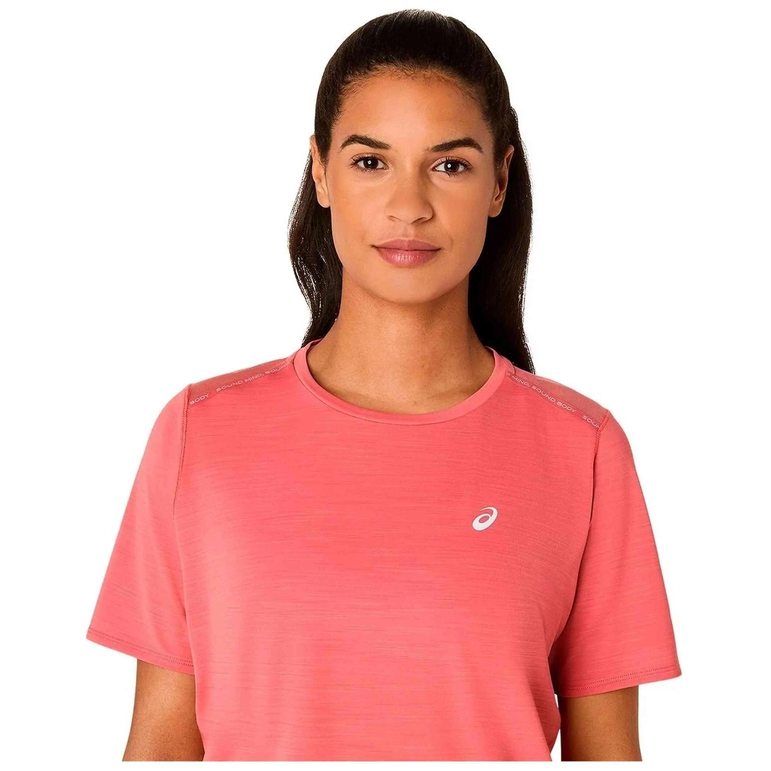 T-shirt Asics modelo Road para mulheres 4/5