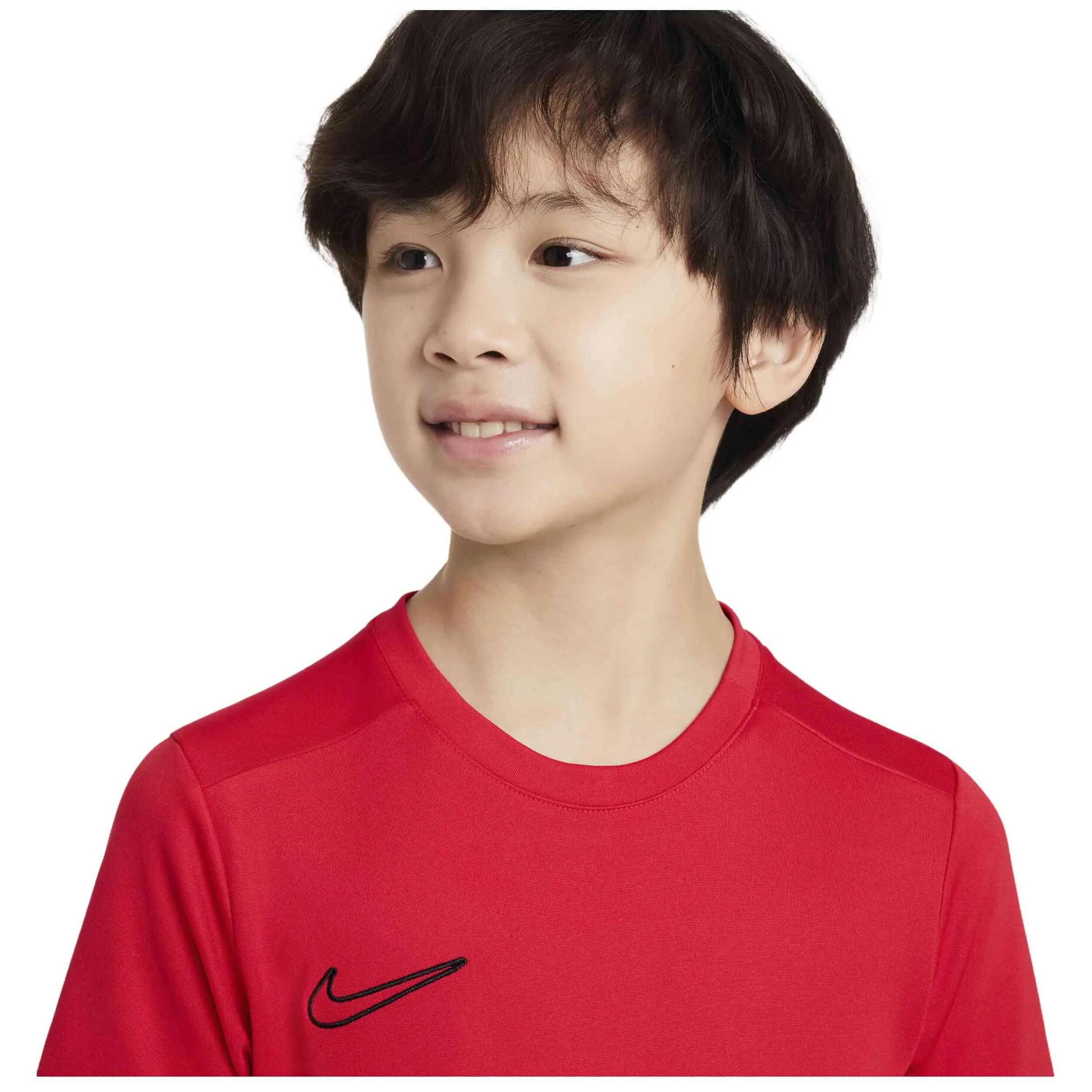 Camiseta de manga corta Nike modelo HJ3716-657 para niños 4/5